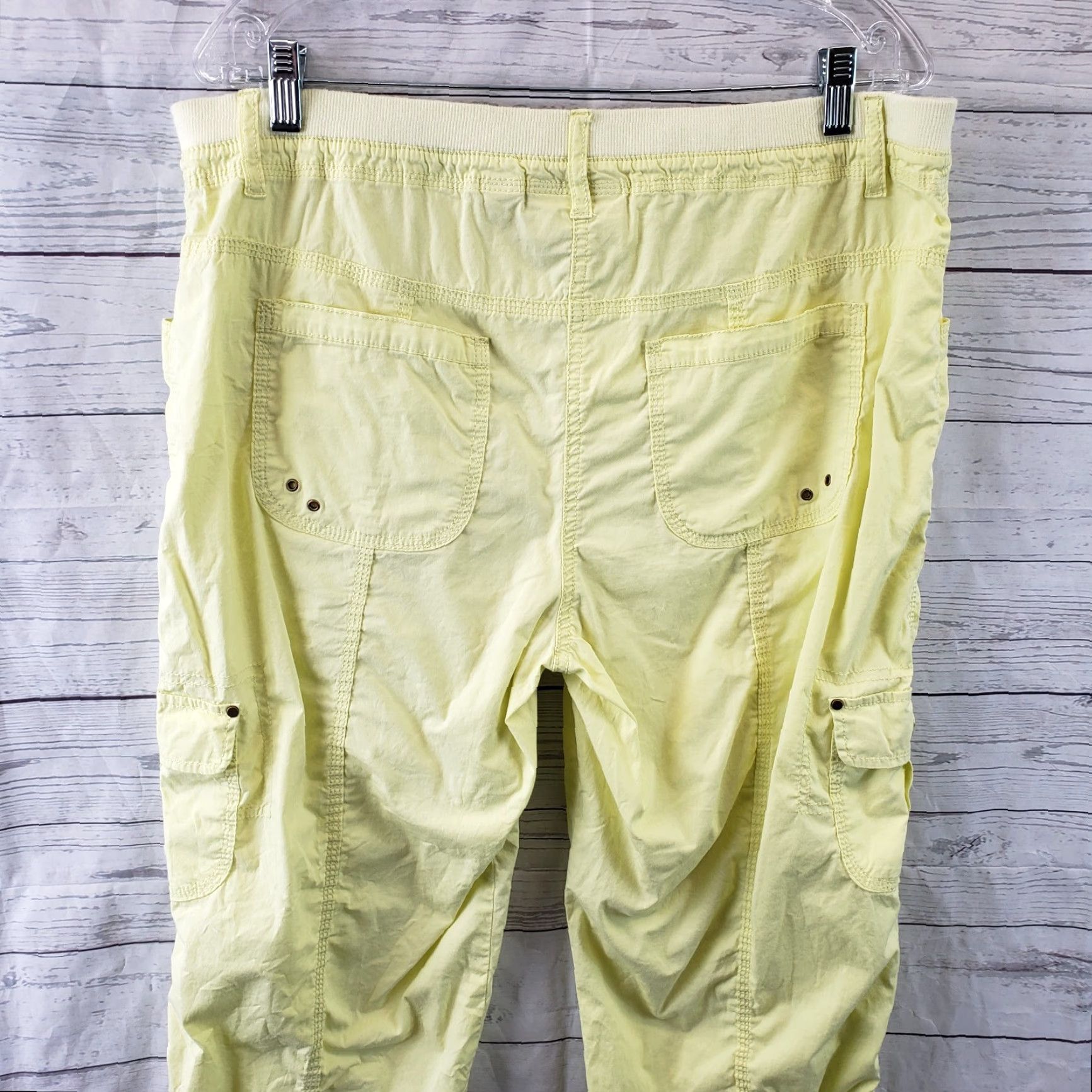 Vintage Chico's Womens Cargo Crop Pants L Yellow Cotton Blend High Rise Pockets 23 Inseam Girls? No, end with Womens or Girls if applicable. Size 36" / US 14 / IT 50 - 4 Thumbnail