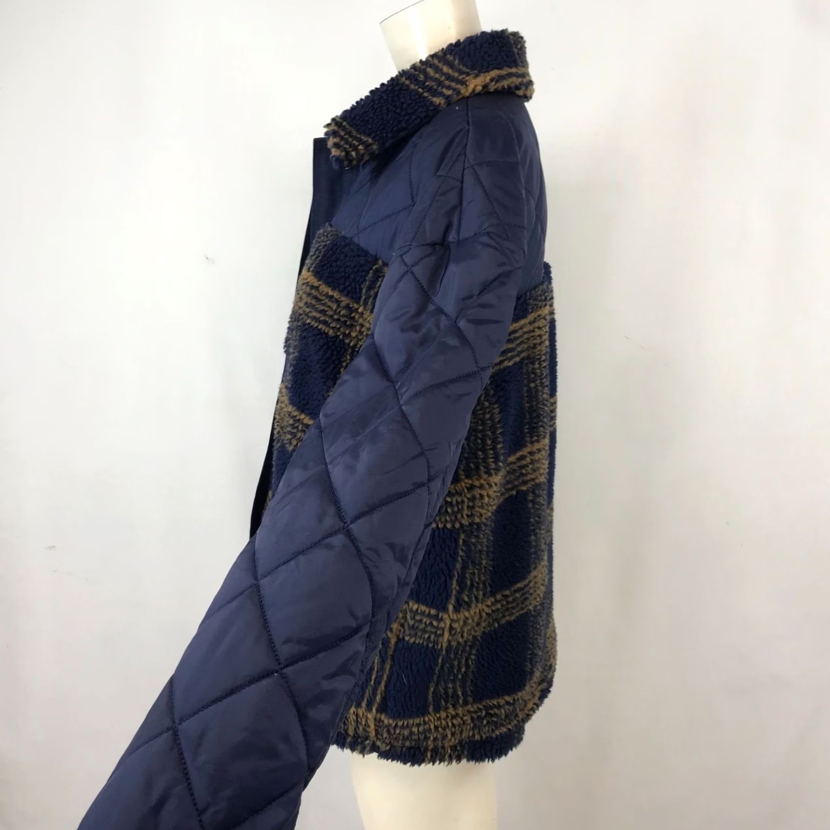 Vintage VINTAGE CARVE DESIGNS NAVY BLUE TAN FLEECE BUTTON UP SHIRT JACKET Womens LARGE Size L / US 10 / IT 46 - 4 Thumbnail