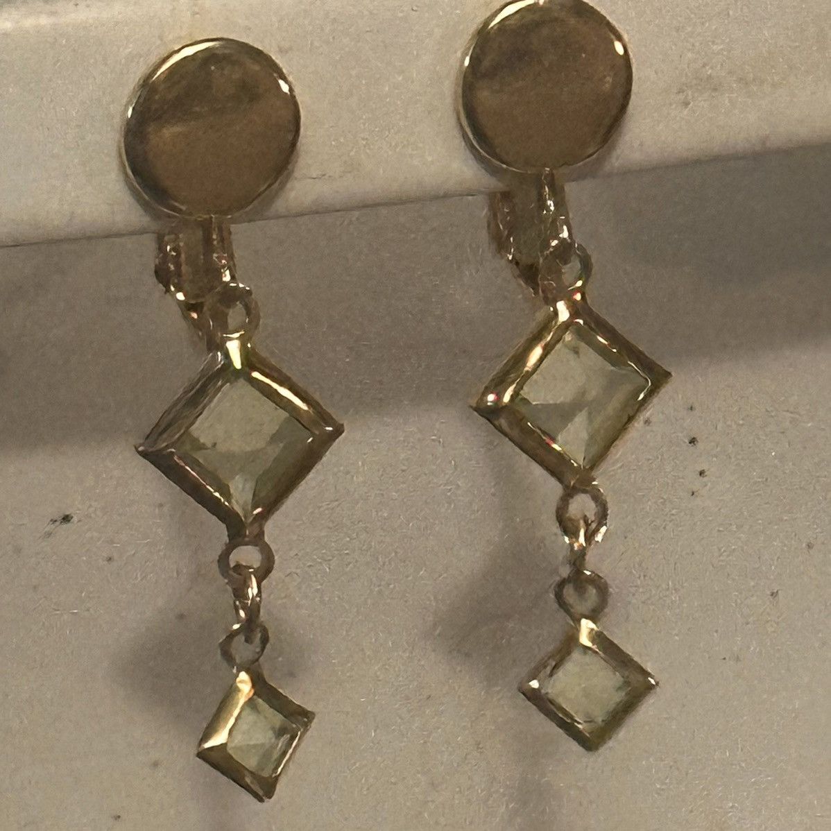 Vintage Vintage light green gemstone dangle clip on earrings Size ONE SIZE - 3 Thumbnail
