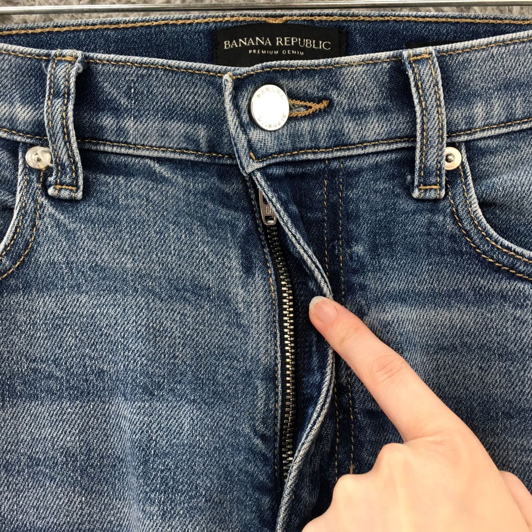 Banana Republic Banana Republic Jeans Womens 28L Blue Denim Straight Mid Rise Zip Jeans 32x30 Classic Modern Mens Womens Boys Girls Size 28" / US 6 / IT 42 - 3 Thumbnail