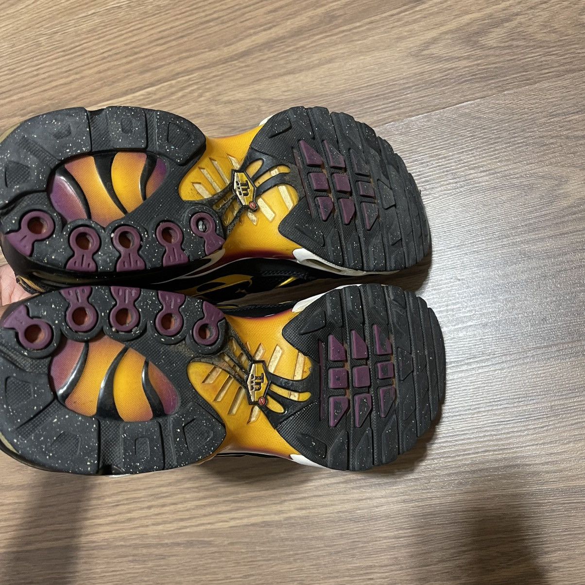 Nike Nike Air Max Plus Black Berry Gold Lakers Size US 11.5 / EU 44-45 - 8 Thumbnail