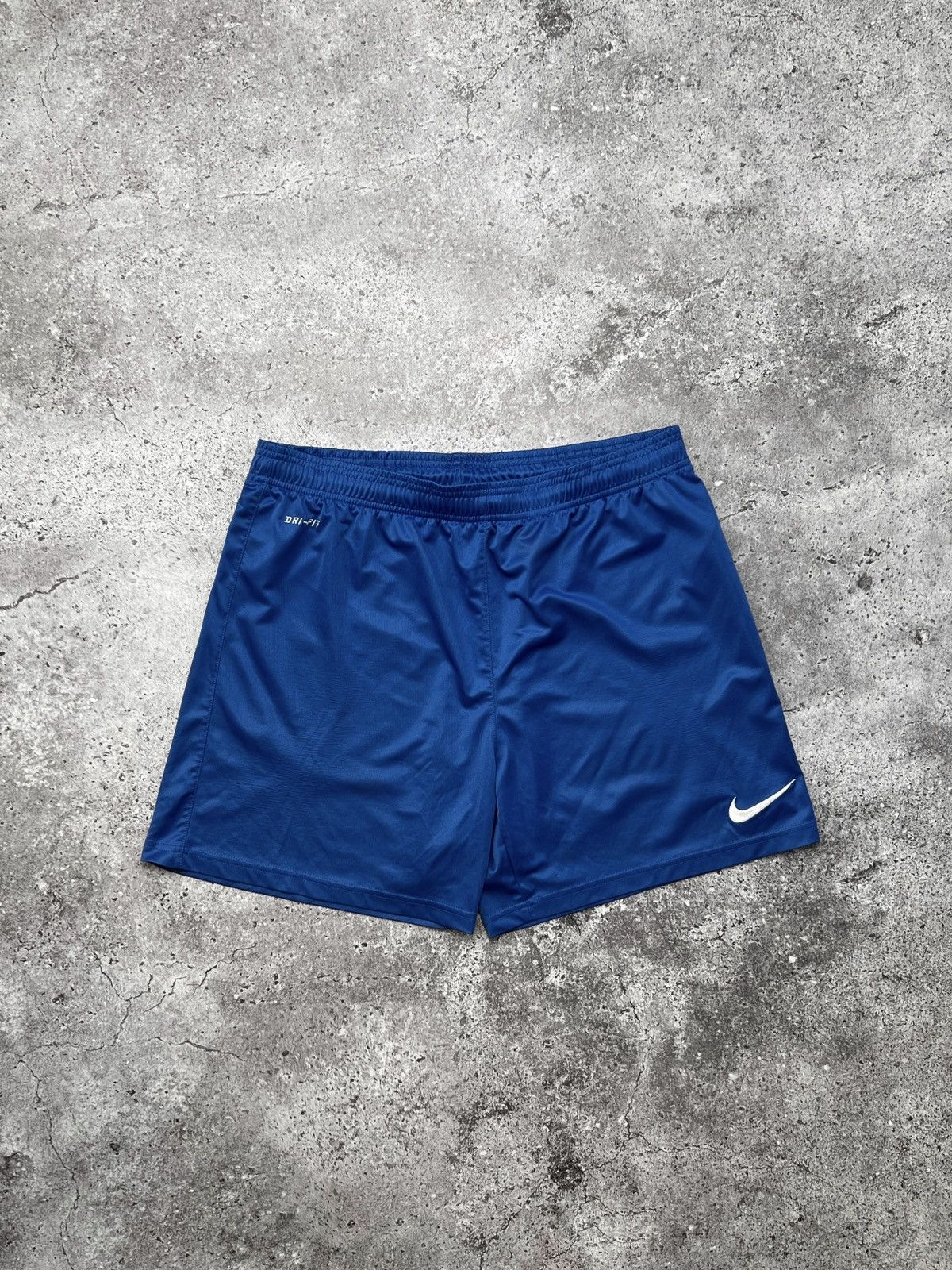 Nike Vintage Nike Dri-Fit Shorts Blue Size US 33 - 1 Thumbnail