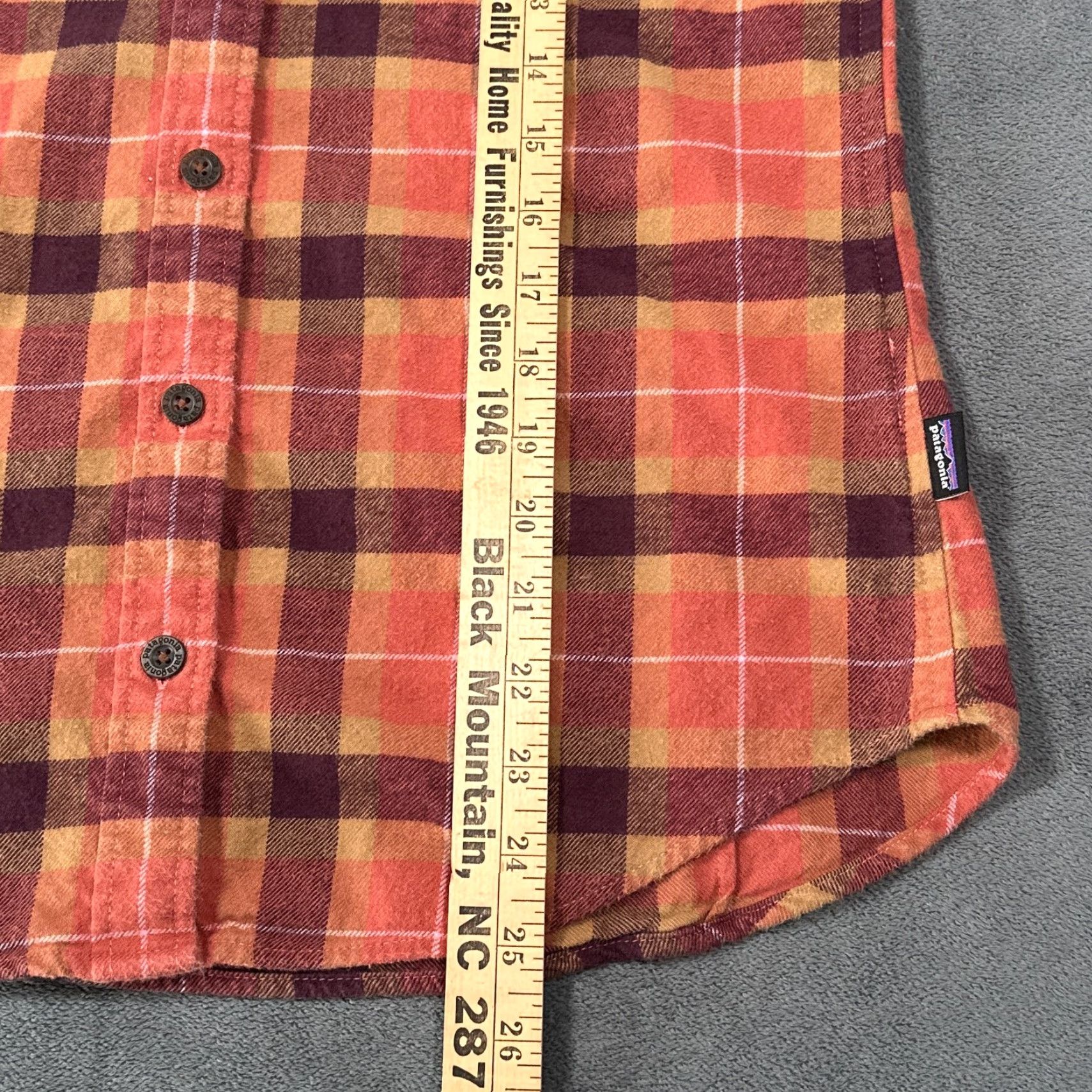 Patagonia Patagonia Fjord Shirt Womens XS Orange Plaid Midweight Organic Cotton Button-Up Long Sleeve Casual Outdoor Classic Mens? Size XS / US 0-2 / IT 36-38 - 7 Thumbnail
