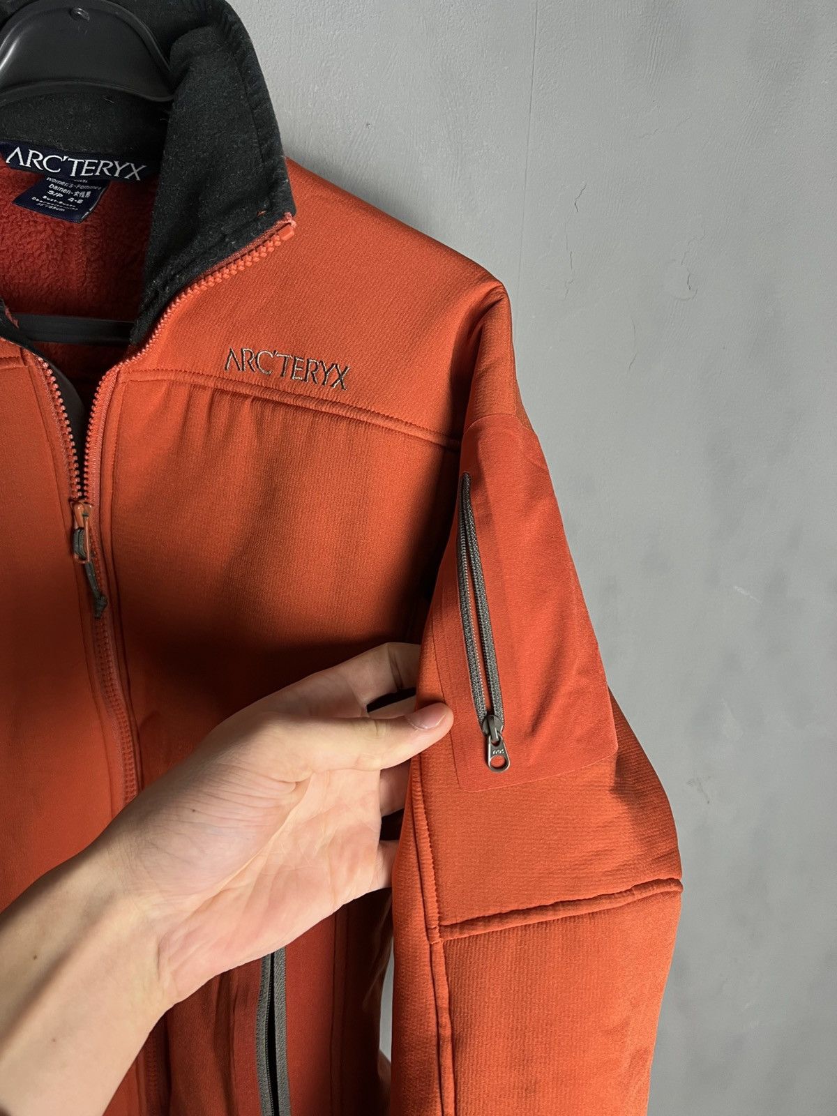 Arc'teryx Vintage Arcteryx Gamma Softshell Zip Up Jacket Womens Size S Size US S / EU 44-46 / 1 - 8 Thumbnail