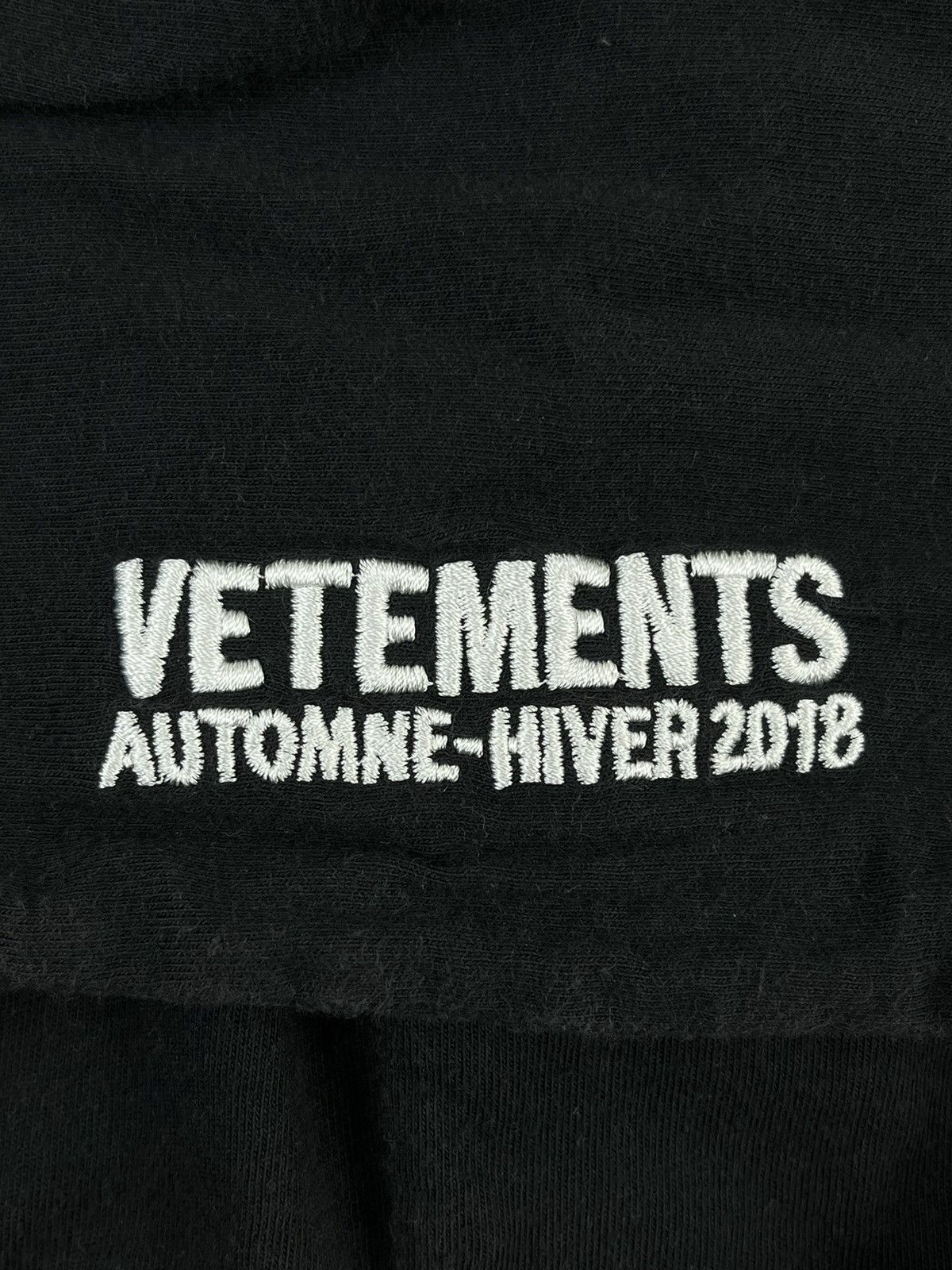 Vetements AW17 Vetements Titanic K-hole Split Logo Tshirt Hoodie Size US L / EU 52-54 / 3 - 5 Thumbnail