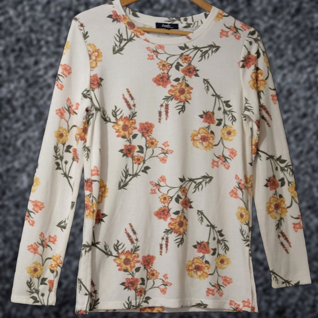 Vintage **Angels Forever Young Floral Women's Pullover Sweatshirt S** User: Vintage Angels Forever Young Floral Women's Pullover Sweatshirt S Size S / US 4 / IT 40 - 1 Thumbnail