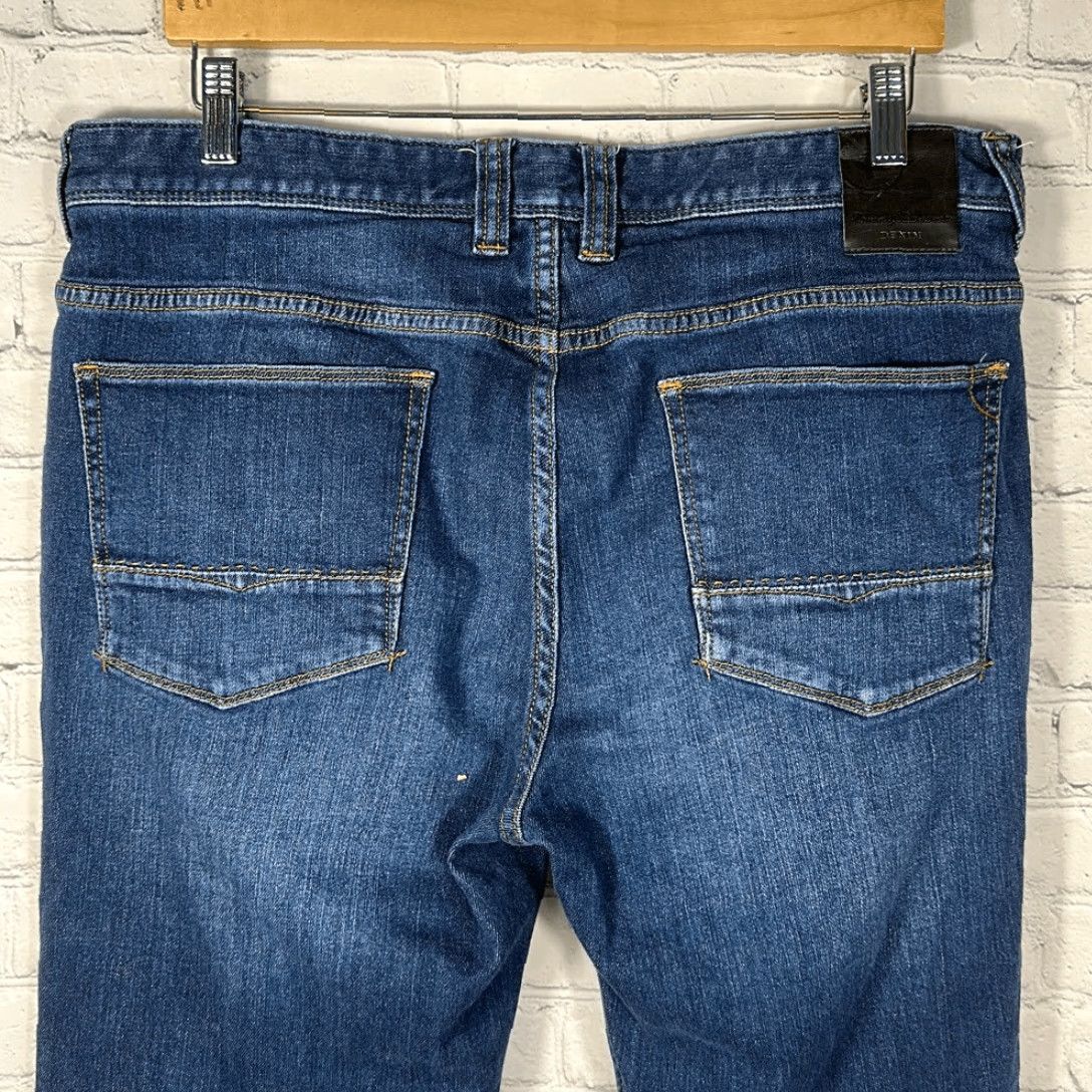 Tommy Bahama VINTAGE Tommy Bahama Mens Carmel Slim Jeans Jeans Men 38 Blue 32 Inseam 32 Slim Straight 7" leg opening Size US 38 / EU 54 - 6 Thumbnail