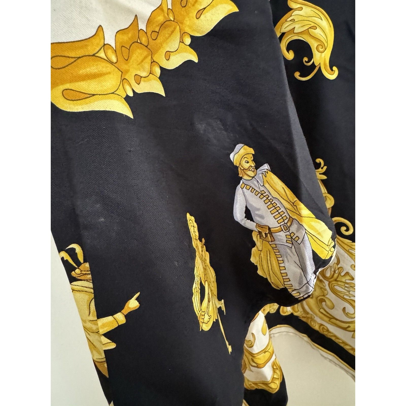 Versace Versace V2 100% Silk Baroque Button Up Shirt Long Sleeve Gol Size US L / EU 52-54 / 3 - 5 Thumbnail