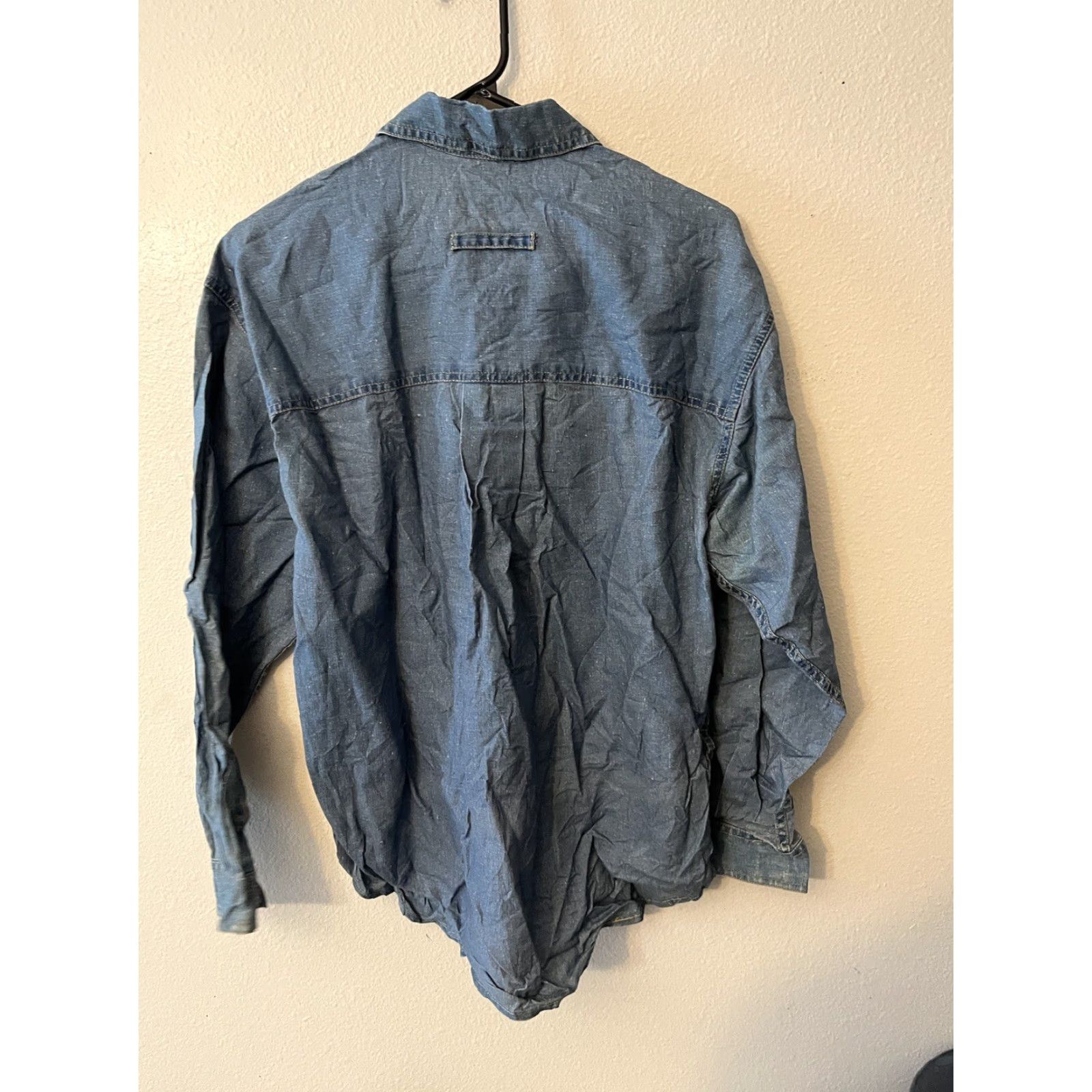 Liz Claiborne VINTAGE Liz Claiborne Shirt Women's Blue Chambray Linen Button-up Size S Solid Beach Long Sleeve Collared Womens Size S / US 4 / IT 40 - 2 Thumbnail