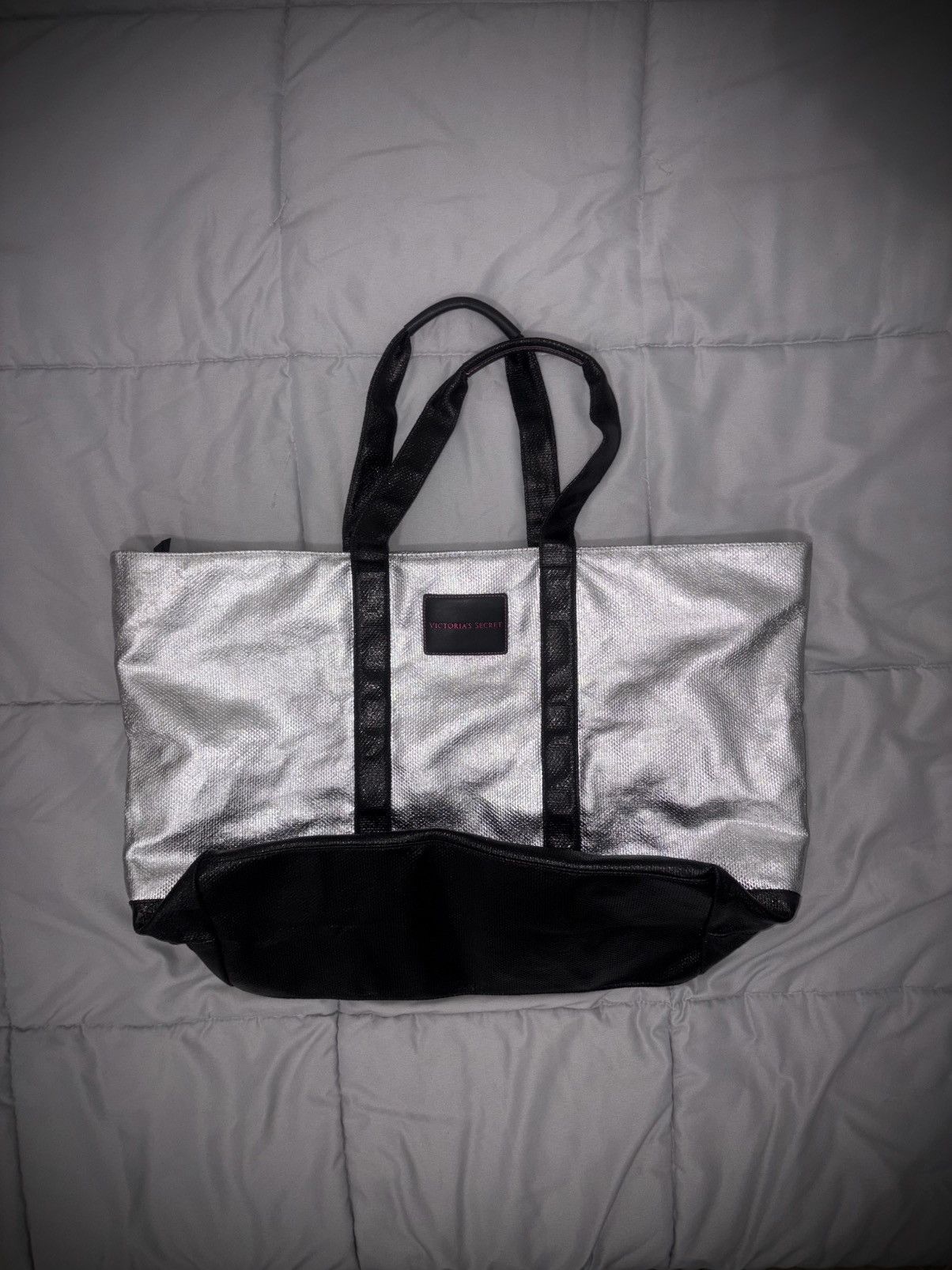 Victoria's Secret Victoria’s Secret Metallic Silver & Black Large Tote Bag Size ONE SIZE - 1 Thumbnail