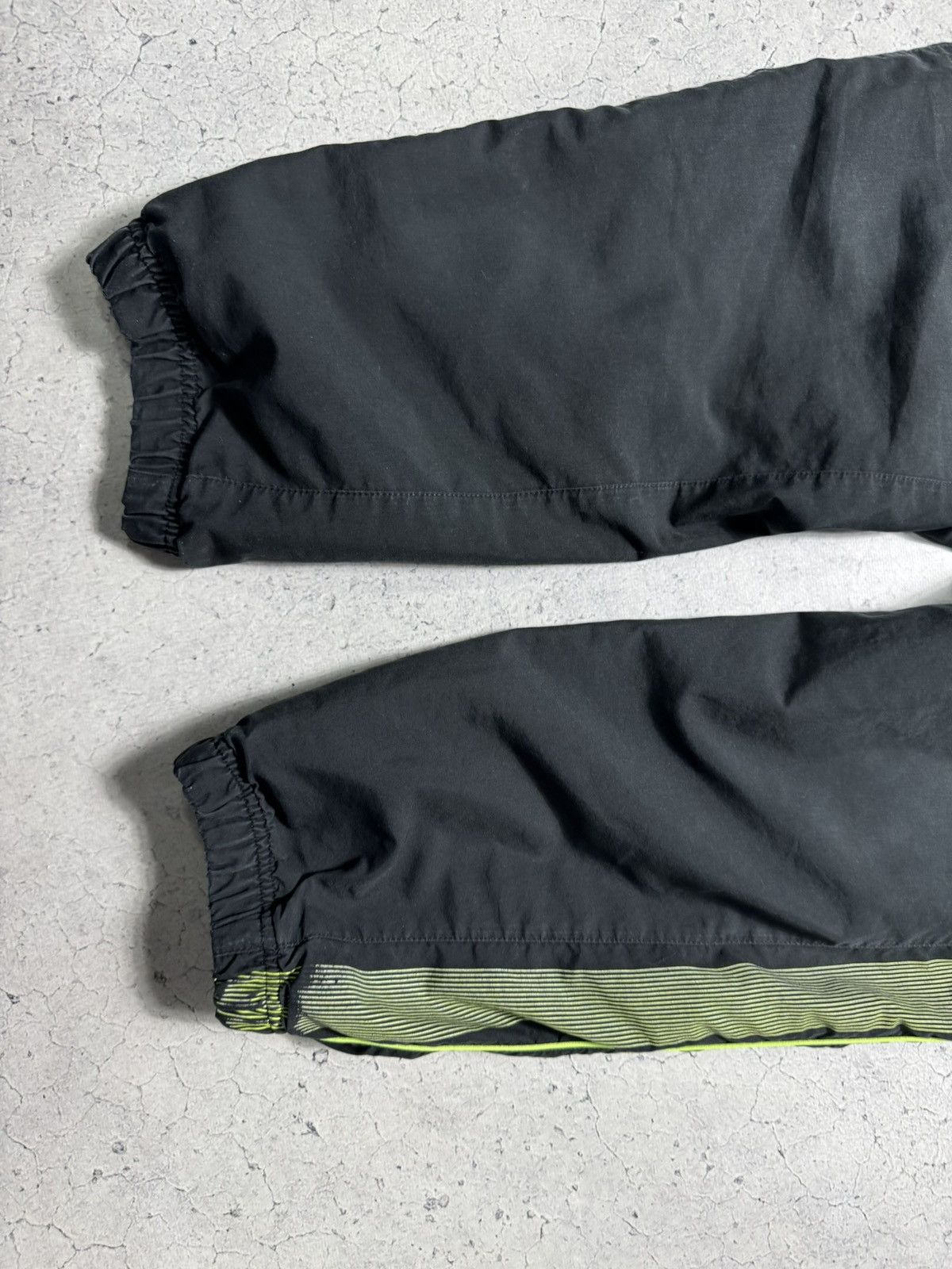 Nike Nike Vintage Baggy Track Pants Big Swoosh Size XL Size US 36 / EU 52 - 2 Thumbnail