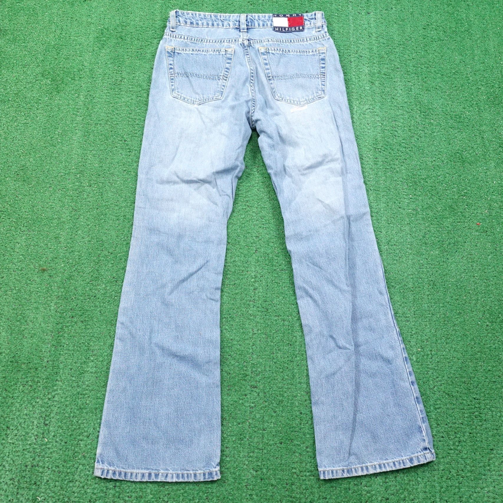 Tommy Hilfiger Vintage Tommy Hilfiger Women's Blue Bootcut Jeans Size 5 Regular Fit 28x28 Denim 90s Size 27" / US 4 / IT 40 - 7 Thumbnail