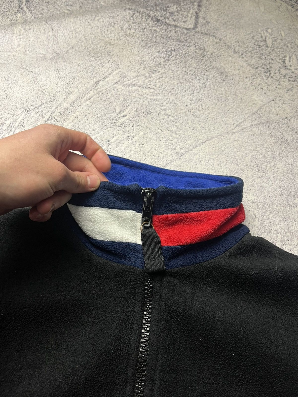 Other Vintage Tommy Hilfiger Fleece Jacket Big Logo Y2K Size US L / EU 52-54 / 3 - 12 Thumbnail