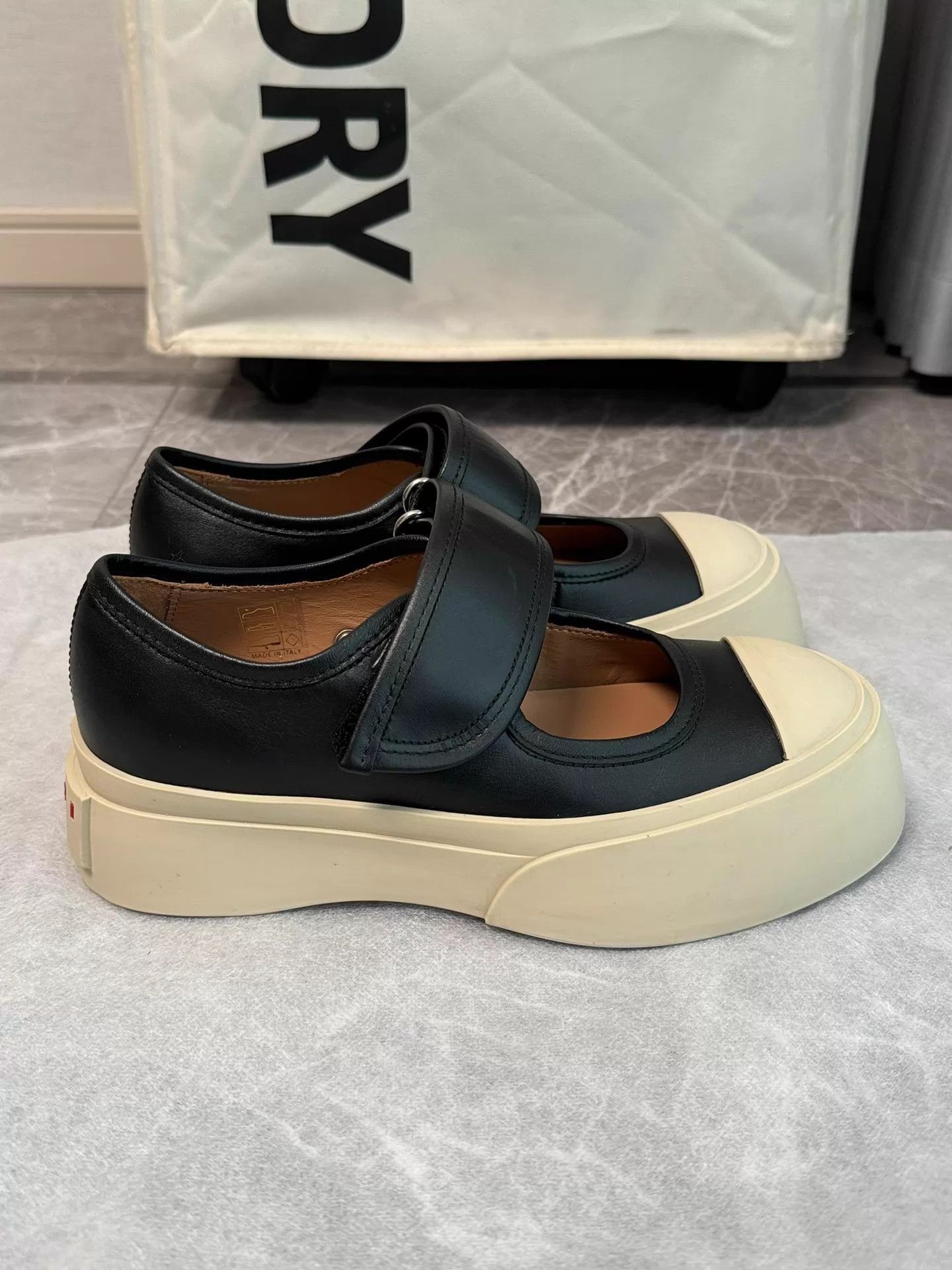 Marni Marni Black Velcro Mary Jane Shoes 35 Size US 4.5 / IT 34.5 - 3 Thumbnail