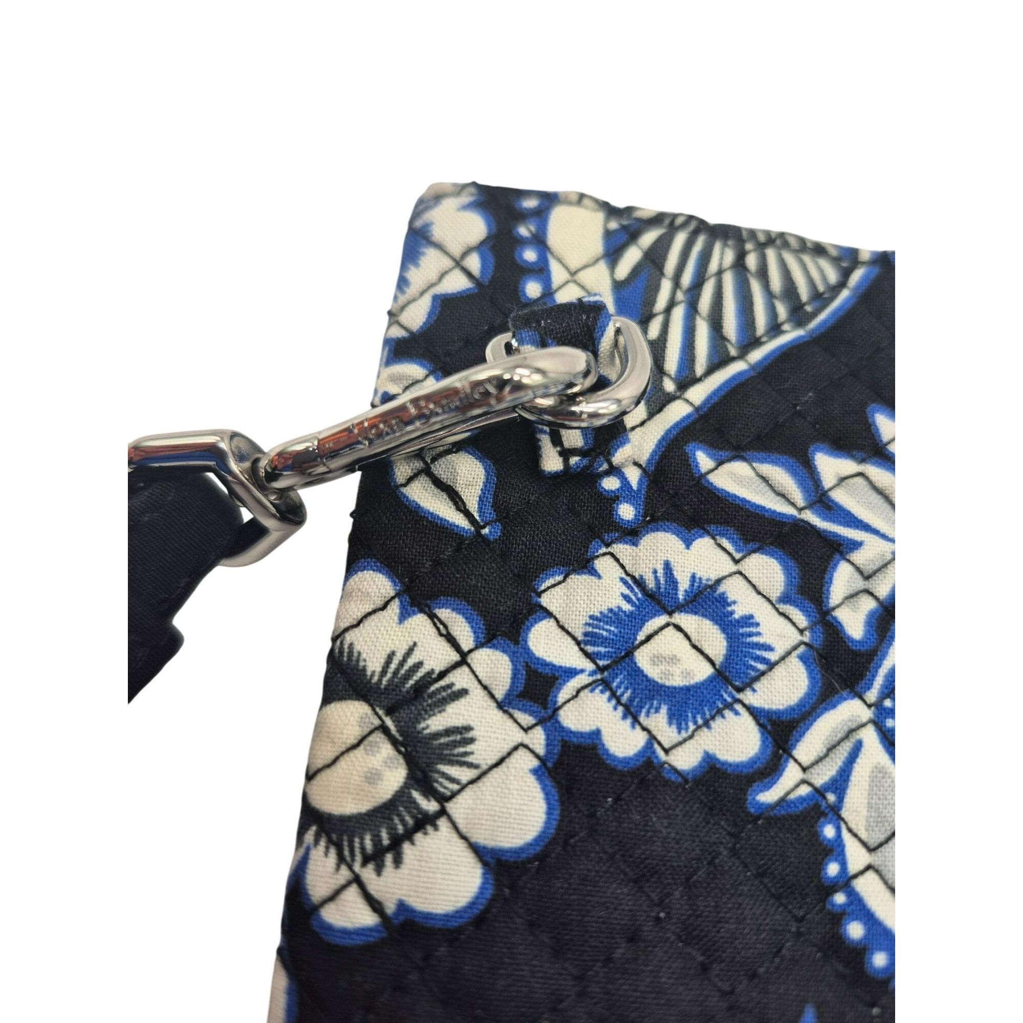 Vera Bradley Vera Bradley Snow Lotus Floral Zip Wristlet Clutch Purse Bl Size ONE SIZE - 9 Thumbnail