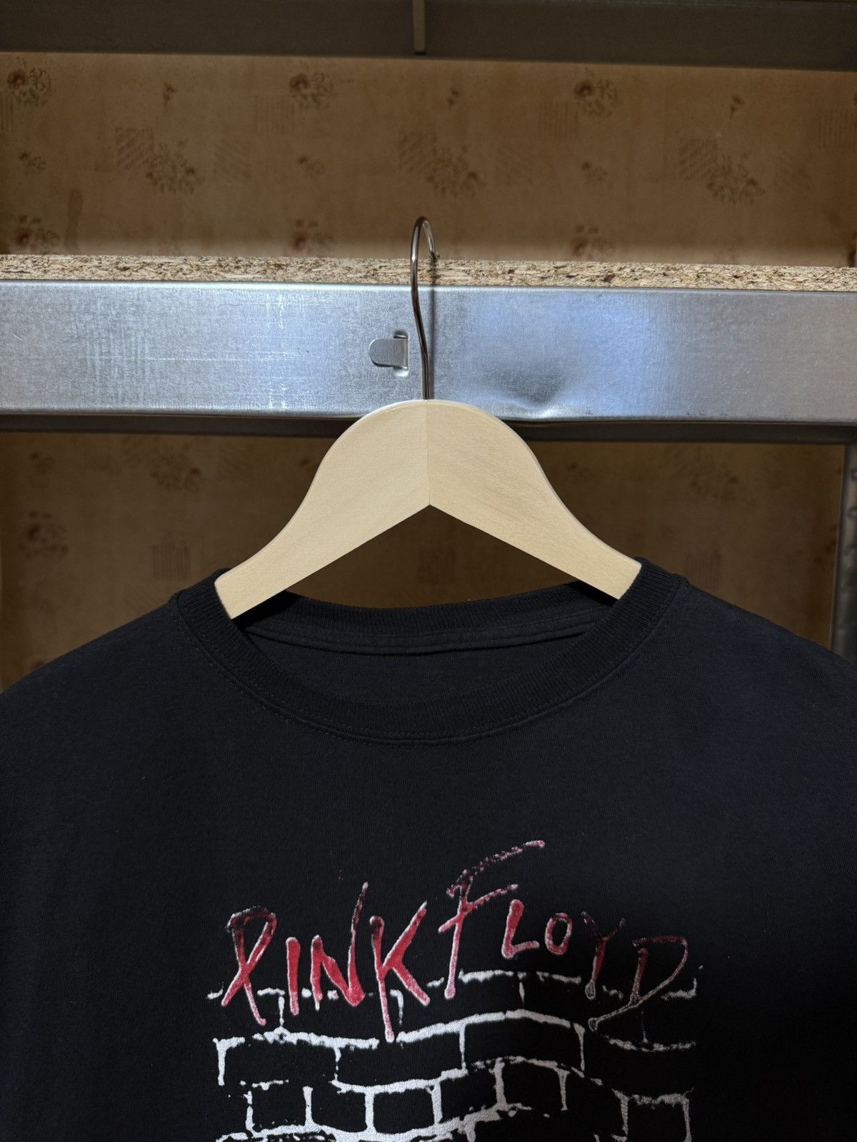 Band Tees × Vintage Vintage 2000’s Pink Floyd The Wall Retro Rock Band T-Shirt Size US M / EU 48-50 / 2 - 4 Thumbnail