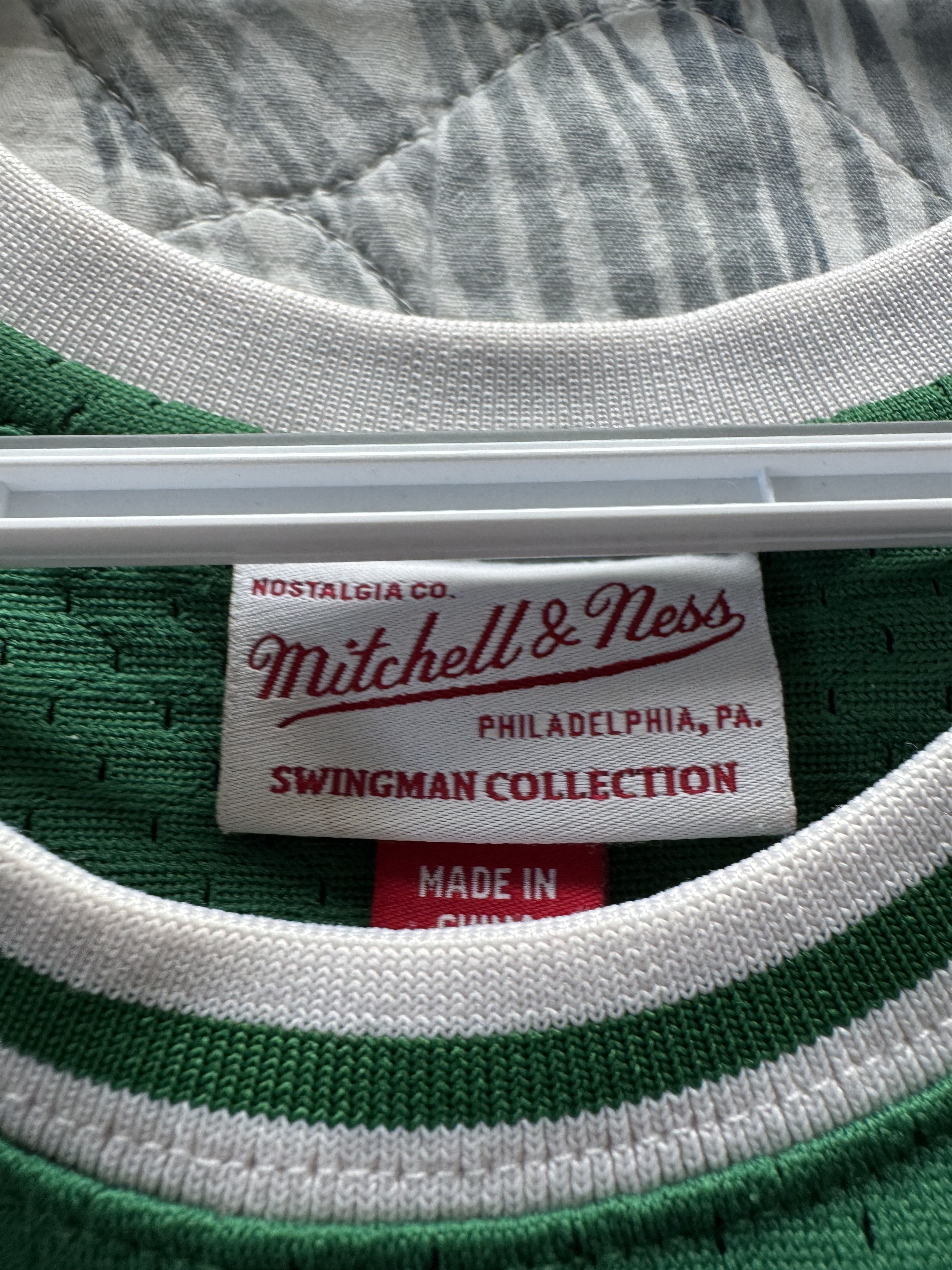 Mitchell & Ness Mitchell & Ness 1985-86 Larry Bird Boston Celtics Jersey Size US L / EU 52-54 / 3 - 3 Thumbnail