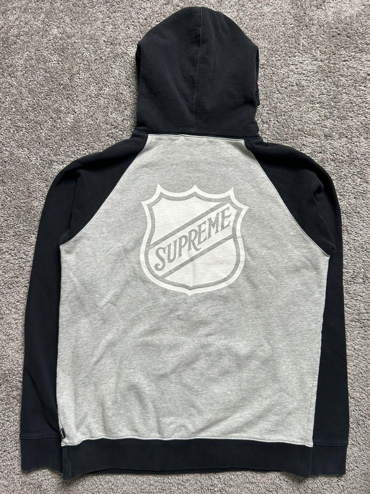 Supreme Supreme Two Tone World Famous NHL Sweatshirt Hoodie Size US XL / EU 56 / 4 - 1 Thumbnail