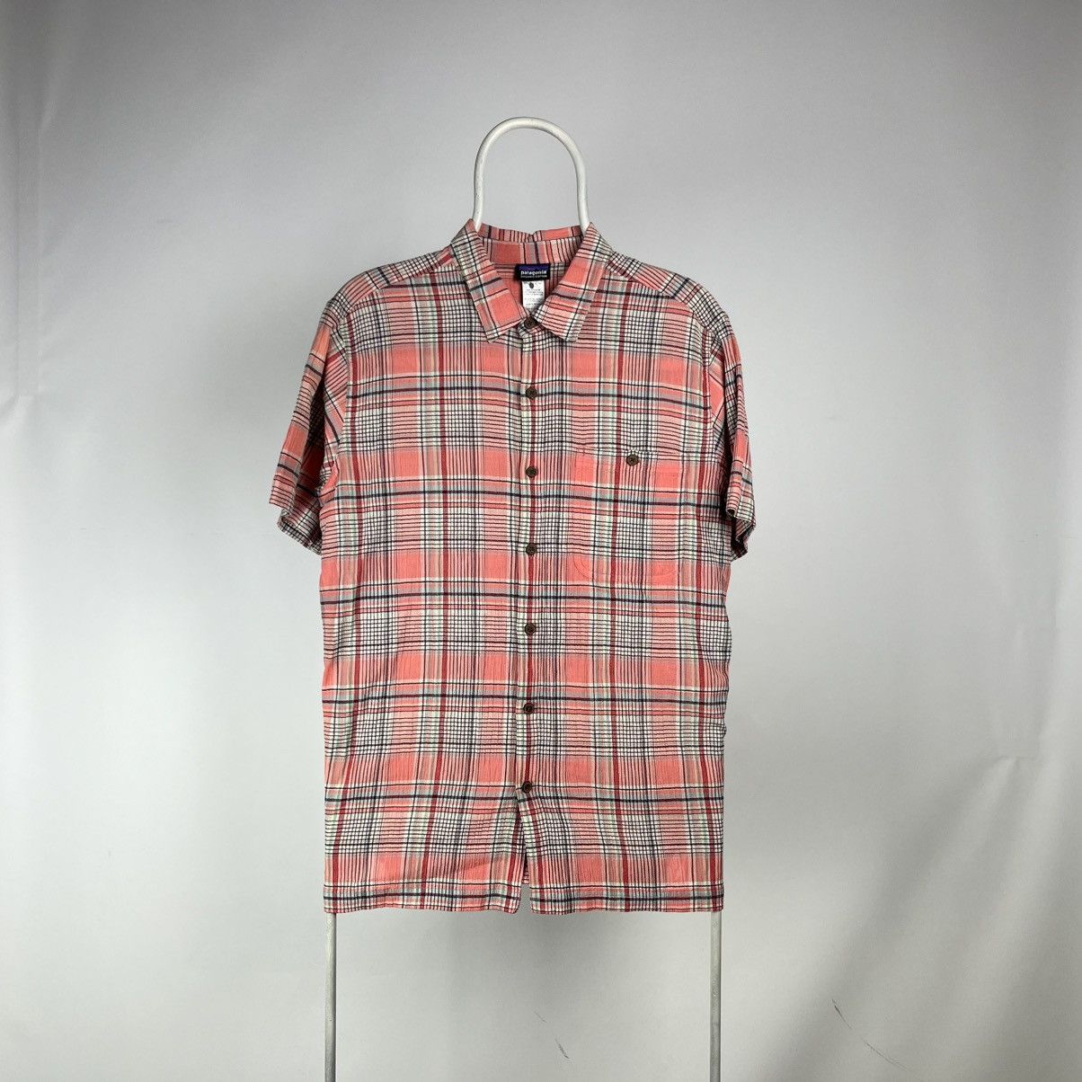 Patagonia Patagonia Short Sleeve Button Shirt Organic Cotton Geometric Size US M / EU 48-50 / 2 - 1 Thumbnail