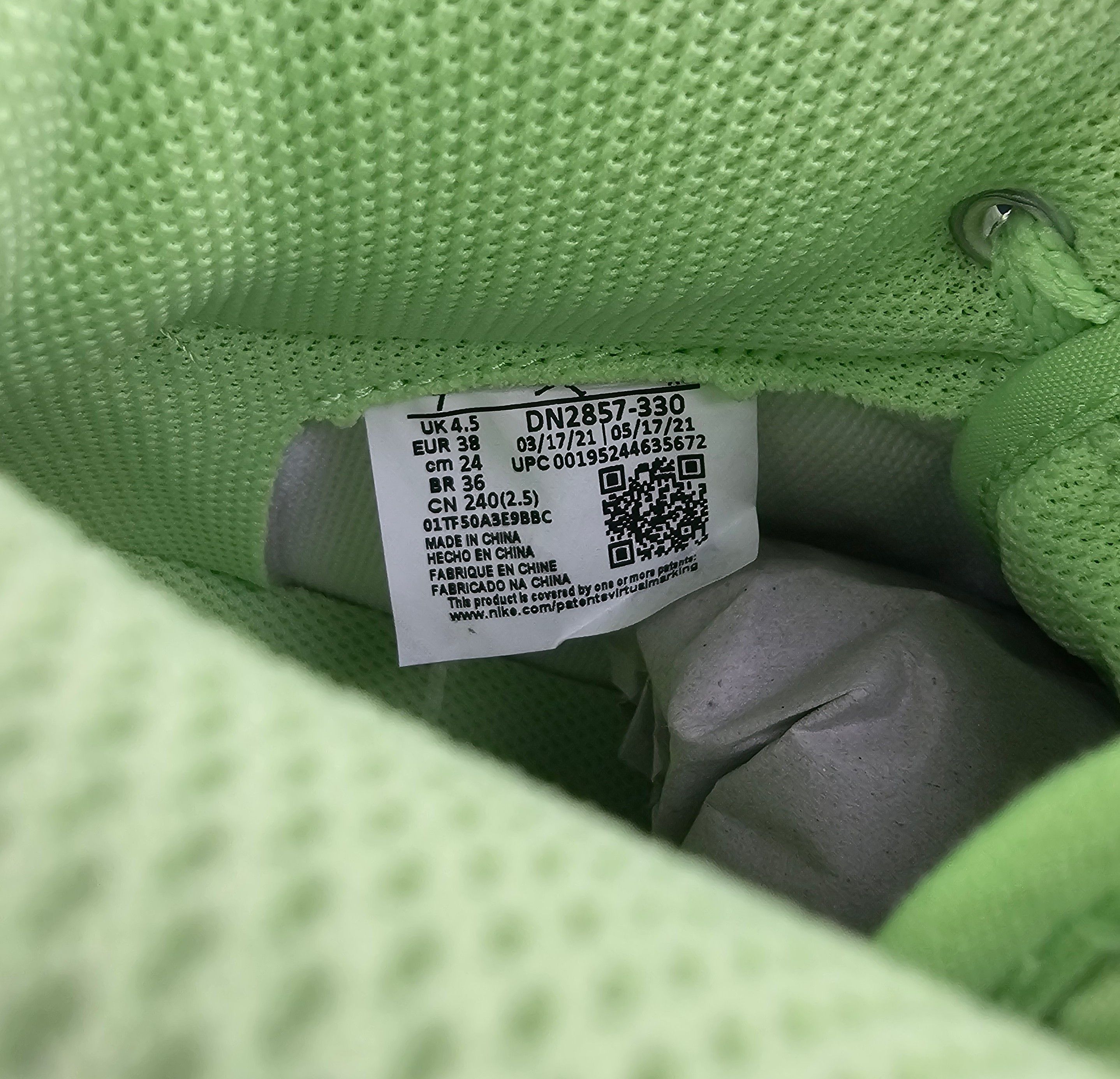 Billie Eilish × Jordan Brand × Nike Jordan 1 Retro AJKO Billie Eilish Ghost Green Women's Size 7 Size US 7 / IT 37 - 10 Thumbnail