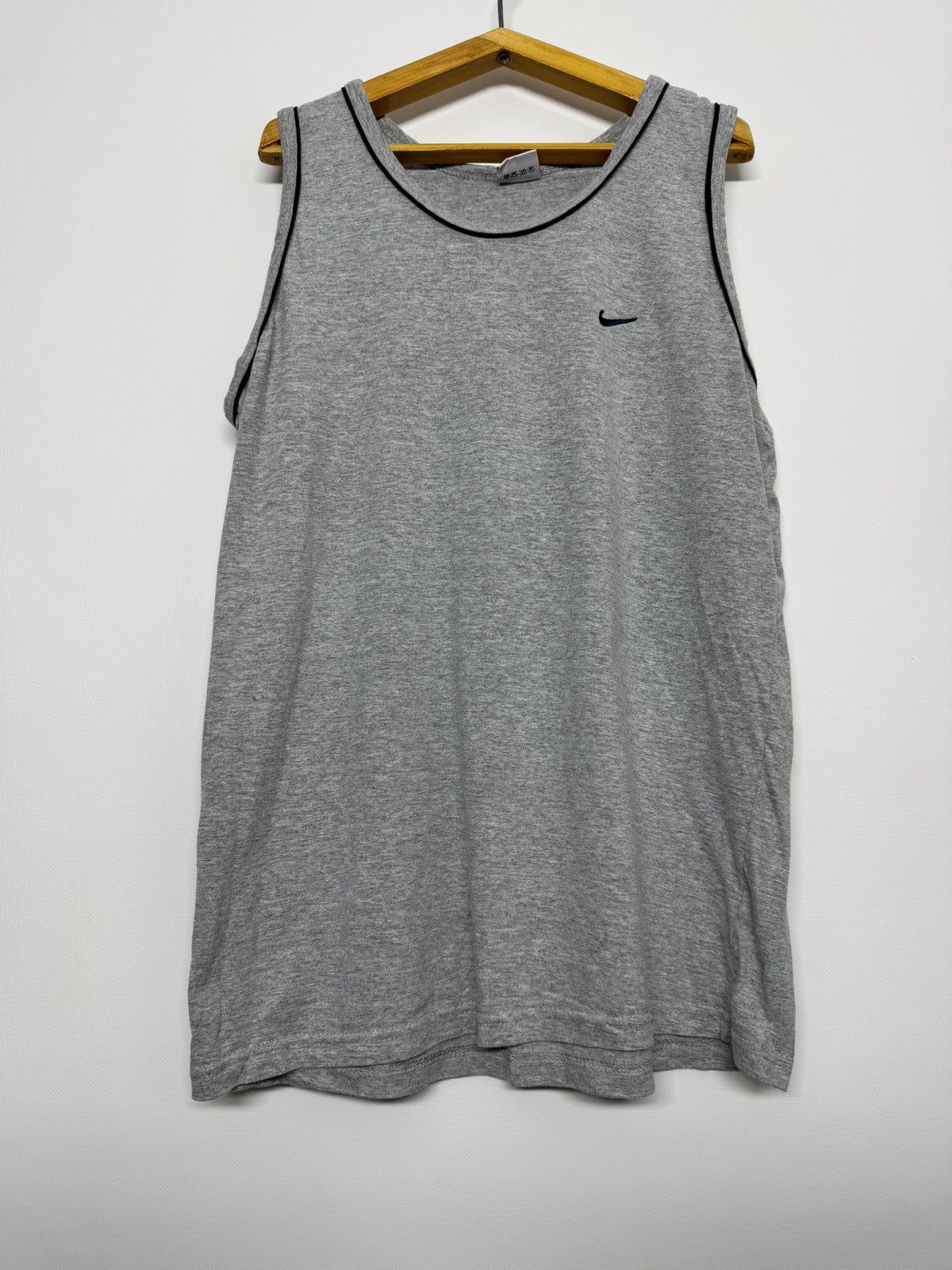 Nike Vintage Y2k Nike Mini Swoosh Tank Tops 00’s Size US L / EU 52-54 / 3 - 7 Thumbnail