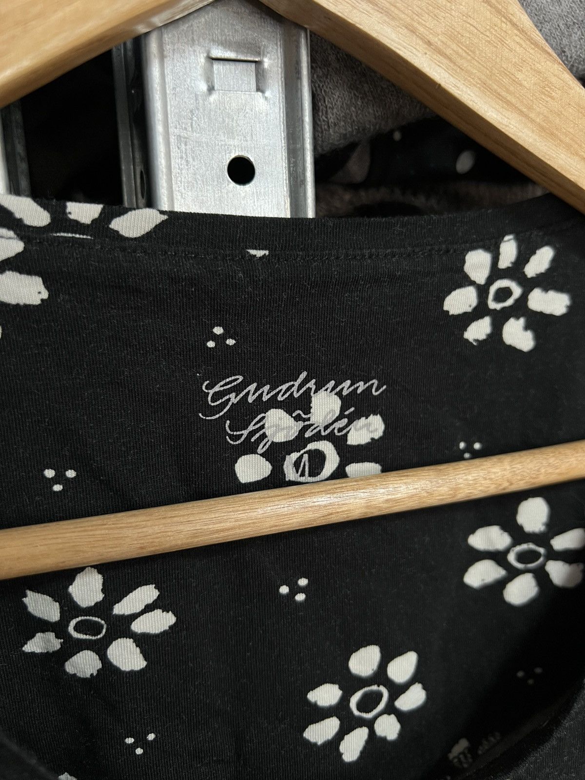 Gudrun Sjoden Gudrun Sjoden T Shirt Top Floral Print Stretch Black Size M Size M / US 6-8 / IT 42-44 - 3 Thumbnail