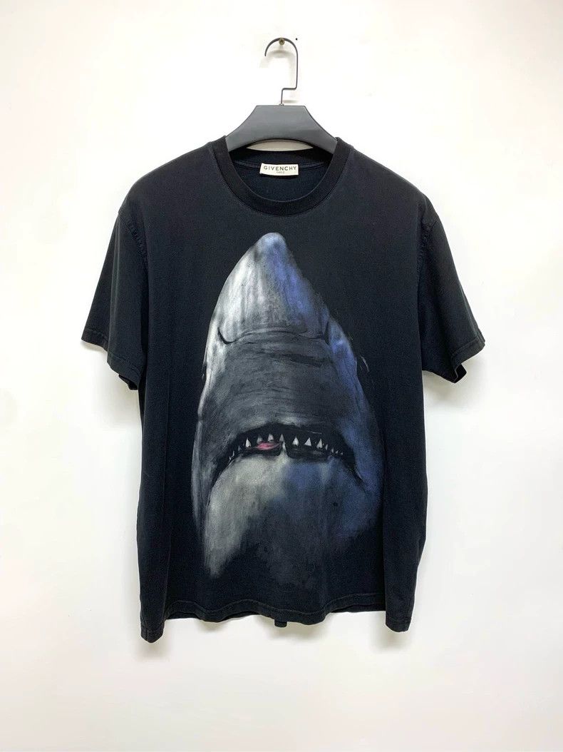 Givenchy Givenchy Shark Short Sleeve T-Shirt 2506-Nextarrow Size US M / EU 48-50 / 2 - 1 Thumbnail