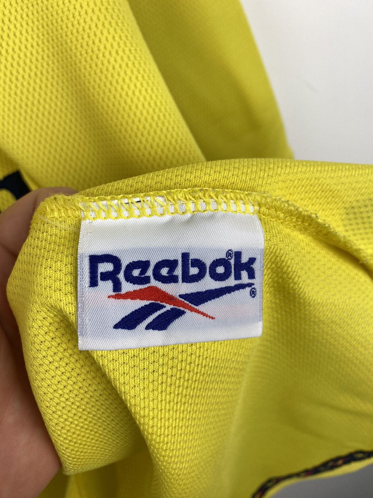 Reebok Vintage Liverpool 1997 1999 Reebok Soccer Jersey PSG Arsenal Size US M / EU 48-50 / 2 - 9 Thumbnail