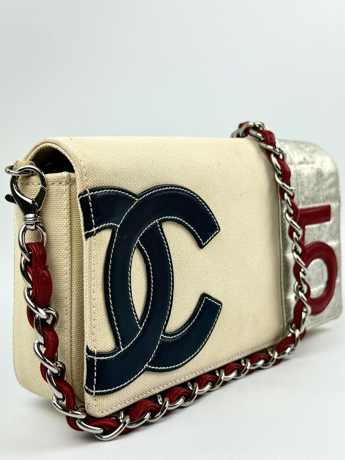 Chanel Chanel - 2002 - CC - No.5 - East - West - Chain Flap Size ONE SIZE - 7 Thumbnail