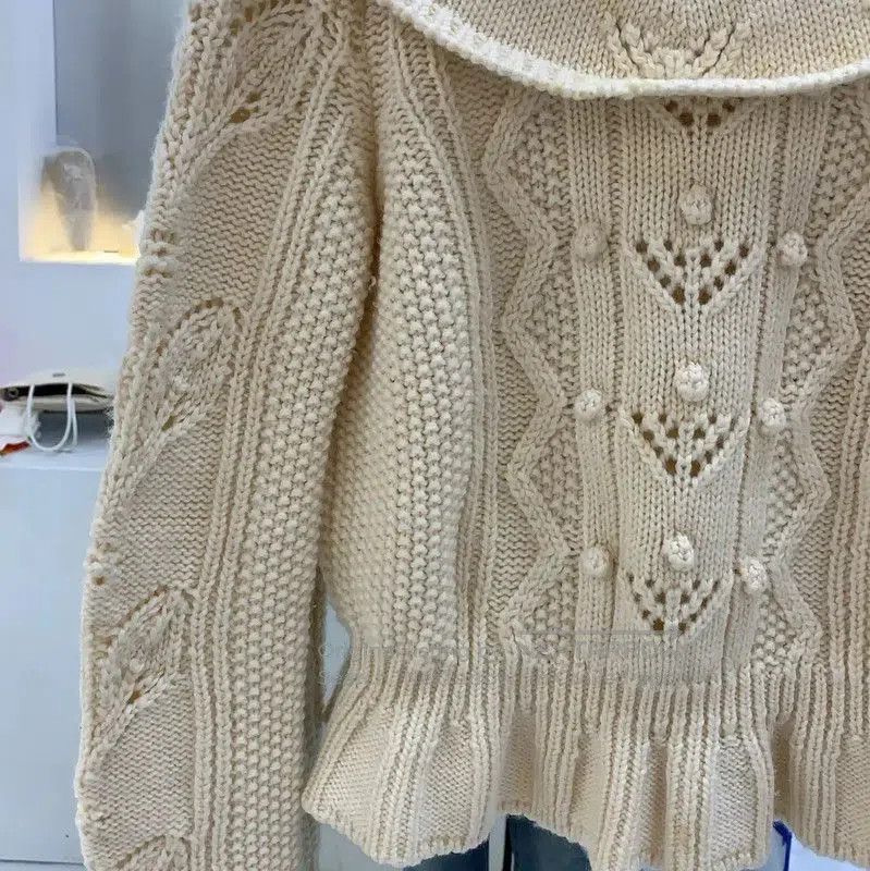 Valentino Valentino Women's Cream Wool Blend Sweater . Size M / US 6-8 / IT 42-44 - 3 Thumbnail