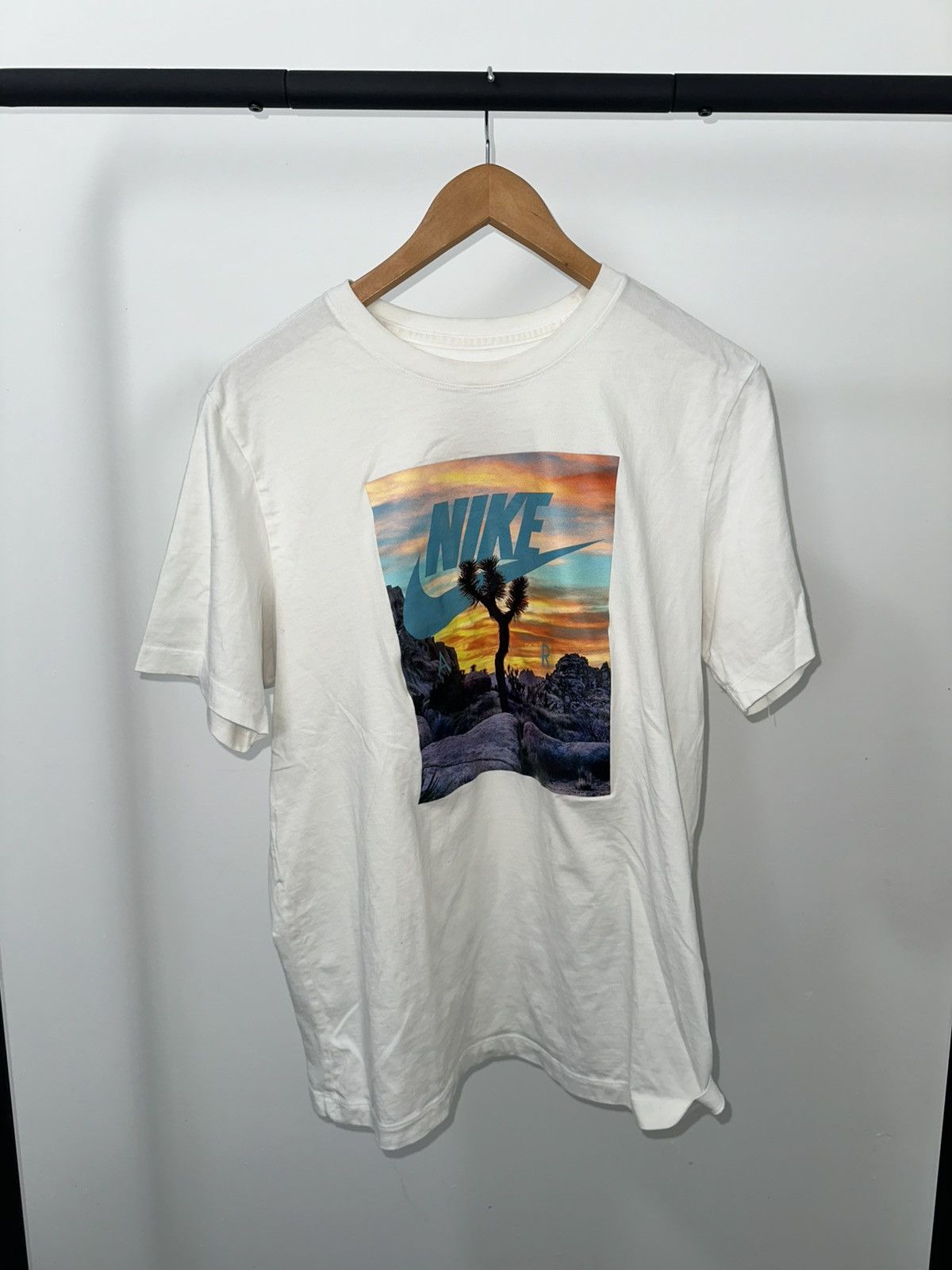 Nike Nike Joshua Tree Festival Graphic sunset tee large Size L / US 10 / IT 46 - 1 Thumbnail
