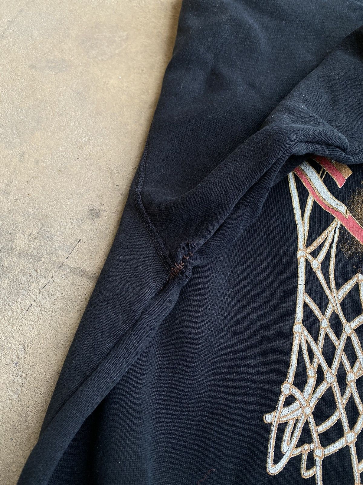 NBA RARE 1994 NBA Grizzlies Vancouver workwear distressed hoodie Size US L / EU 52-54 / 3 - 11 Thumbnail