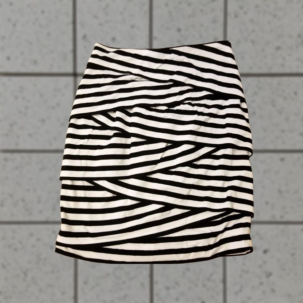 White House Black Market White House Black Market Skirt 2 Black White Cotton Size 26" / US 2 / IT 38 - 1 Thumbnail