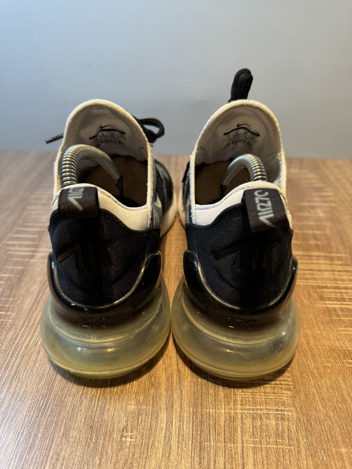 Nike Nike Air Max 270 Sneakers Oreo Low Top 7Y / Women’s Size 8.5 Size US 7 / EU 40 - 4 Thumbnail