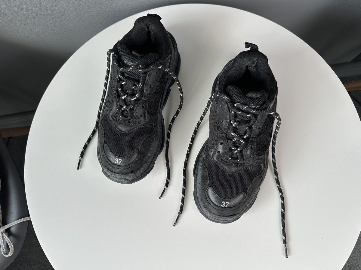 Balenciaga BALENCIAGA Triple S Women’s Sneakers Black EU 37 US 7 Shoes Size US 7 / IT 37 - 3 Thumbnail