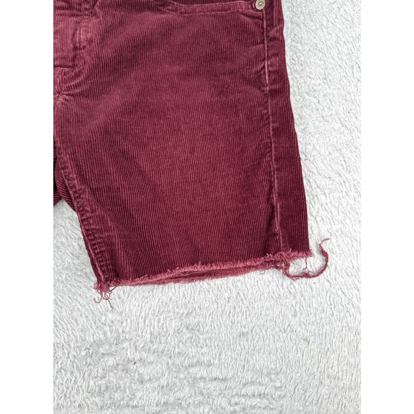 Polo Ralph Lauren VINTAGE Polo Ralph Lauren Shorts Women Casual 2 Red Corduroy 6-Inch Inseam Size 26" / US 2 / IT 38 - 2 Thumbnail
