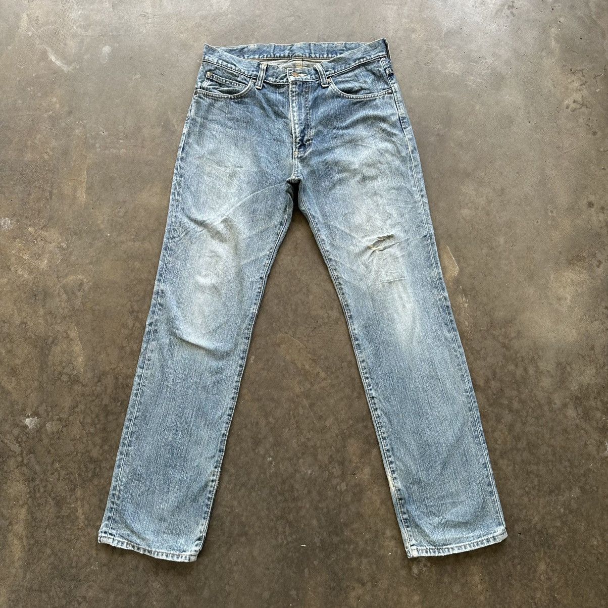 Japanese Brand Vintage Japanese Distressed Faded Denim Jean Pant W33 Size US 33 - 1 Thumbnail