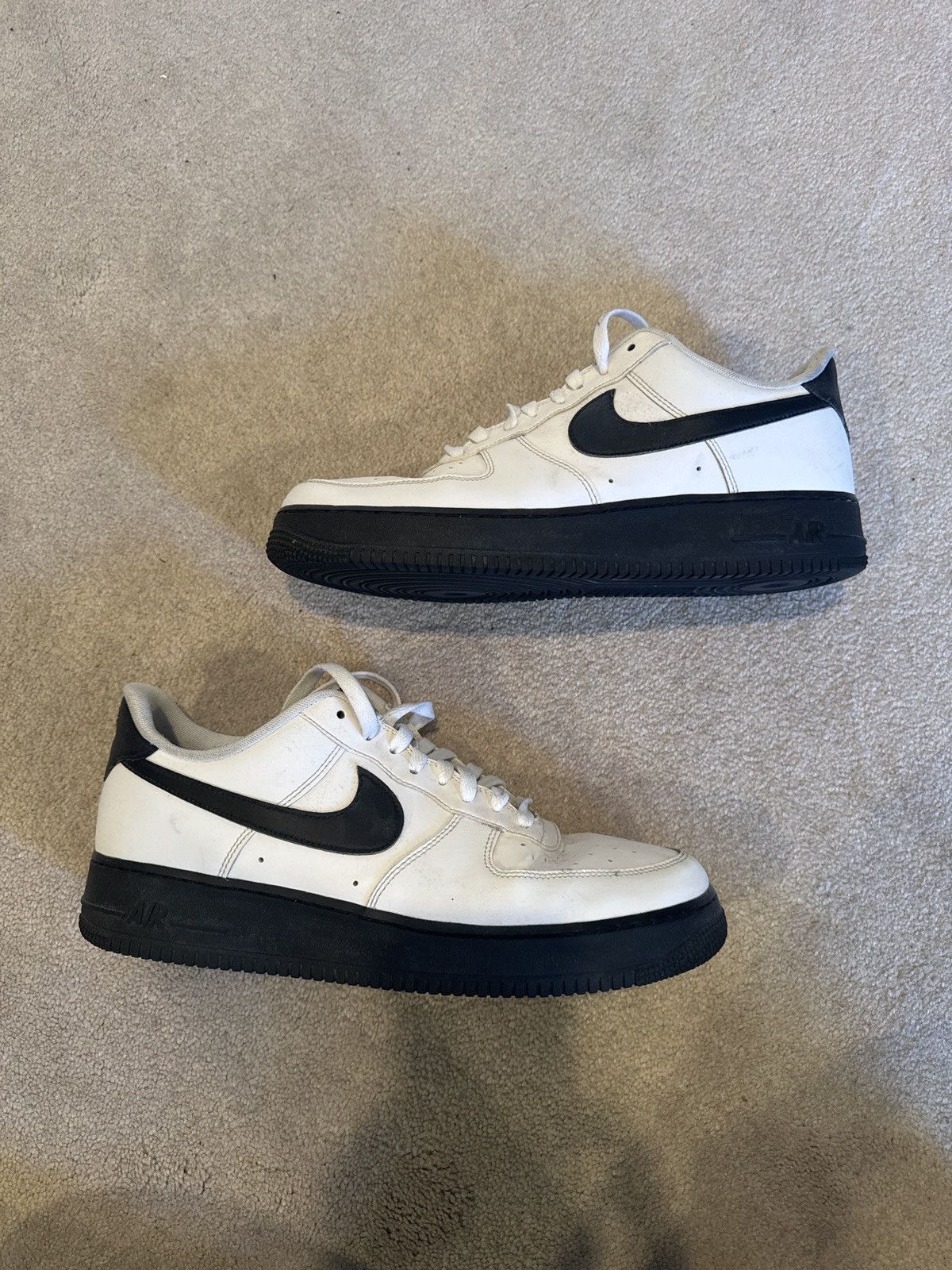 Nike Nike Air Force One White Black Size US 12 / EU 45 - 1 Thumbnail