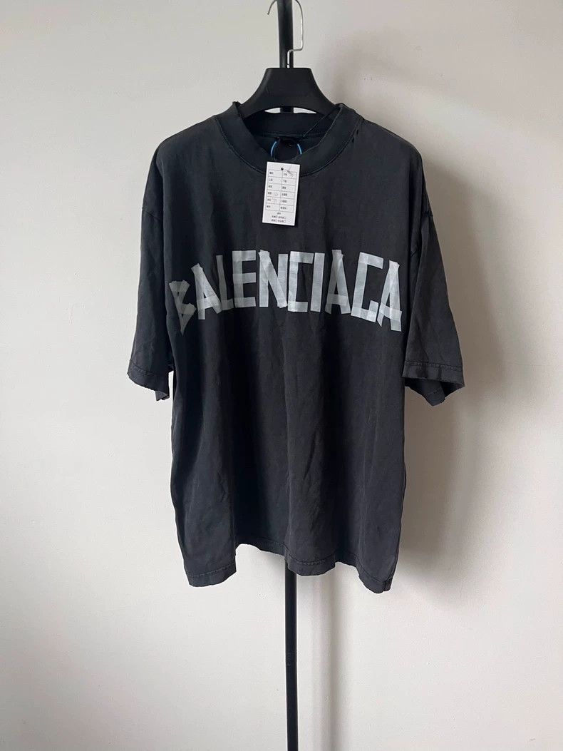 Balenciaga Balenciaga Logo Crew Neck Shoulder Short Sleeve Tee Size US S / EU 44-46 / 1 - 1 Thumbnail