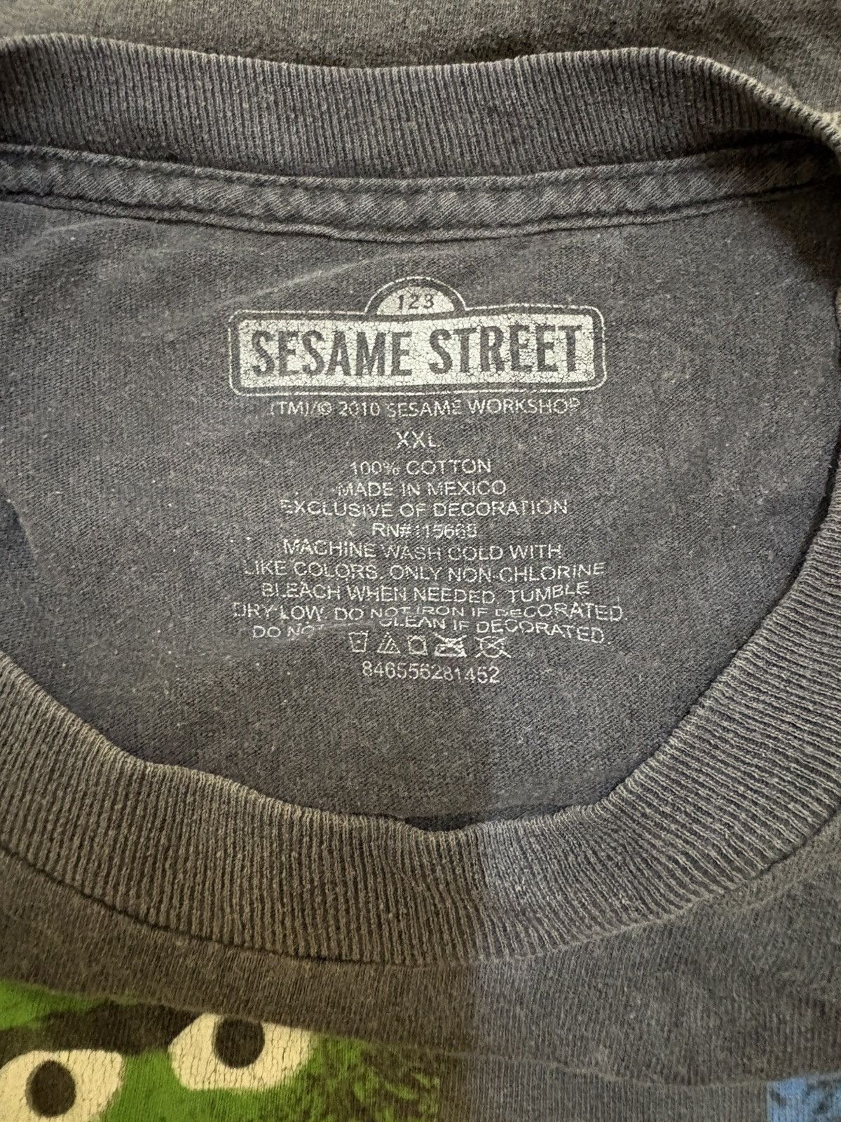 Vintage Sesame Street Cartoon Run D.M.C Band Big Print Faded T-shirt Size US XXL / EU 58 / 5 - 4 Thumbnail