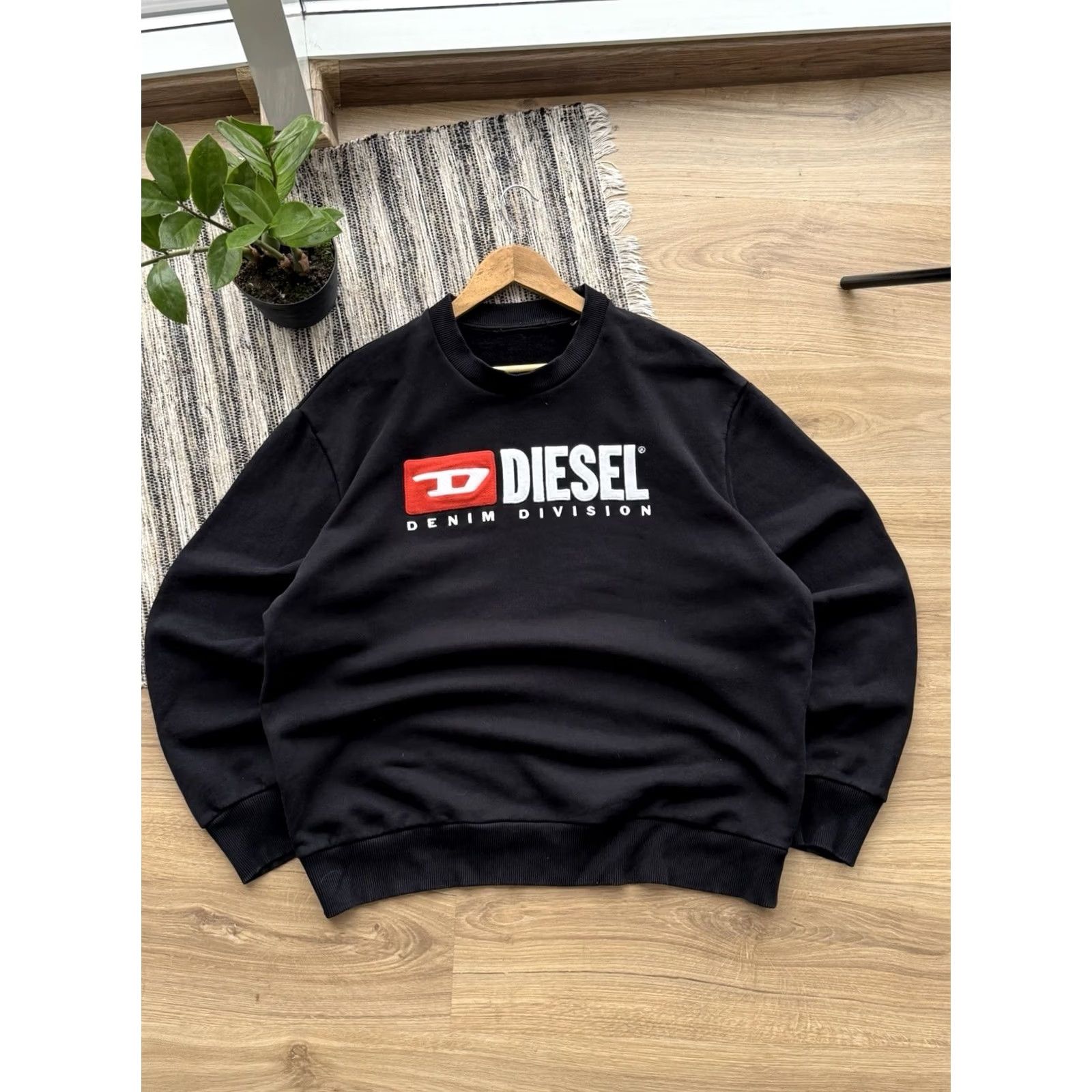 Diesel DIESEL Embroidered Big Logo Black Sweatshirt Men L Size Vintage Size US L / EU 52-54 / 3 - 3 Thumbnail