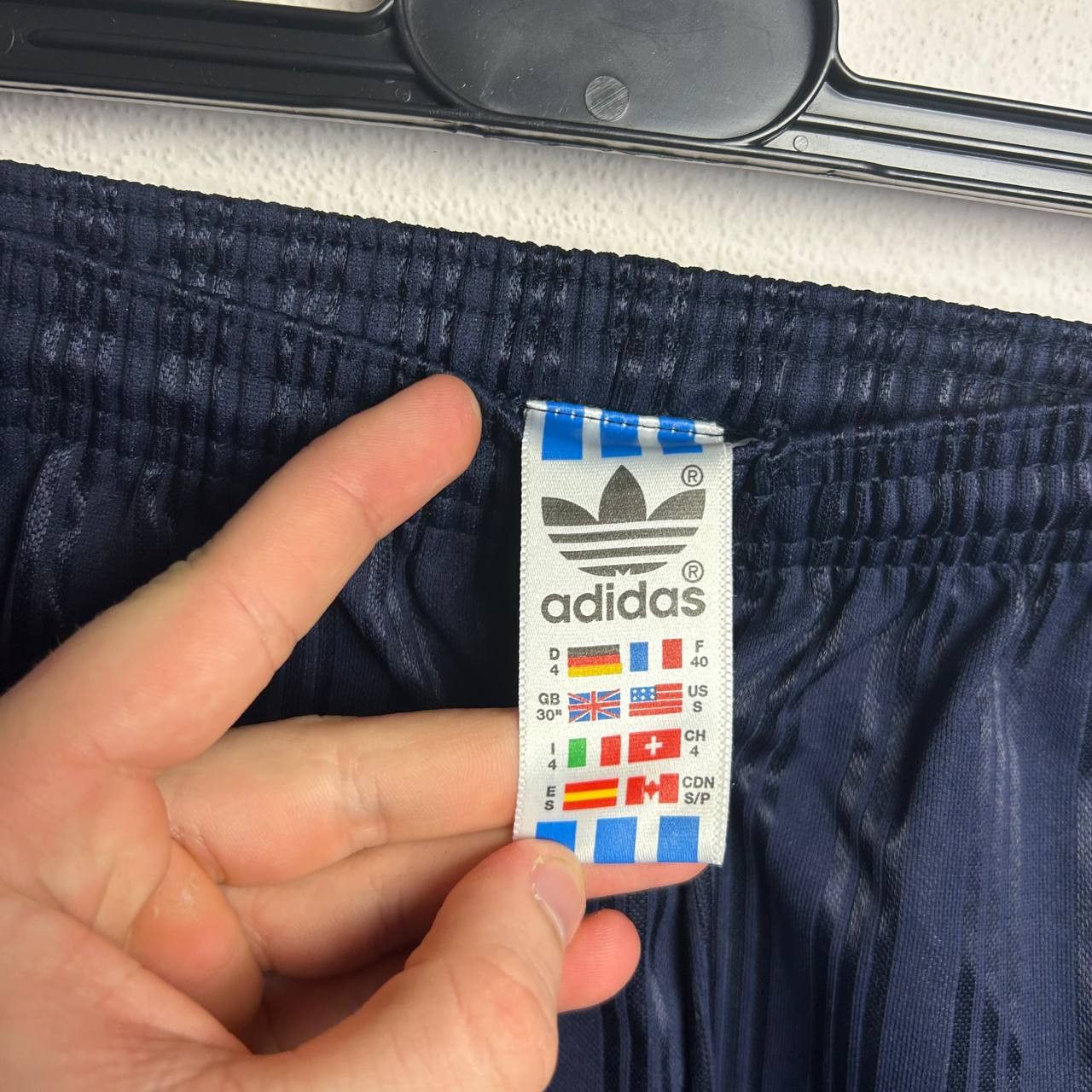 Adidas Vintage Adidas 90s Small logo sportswear shorts size S Size US 30 / EU 46 - 4 Thumbnail