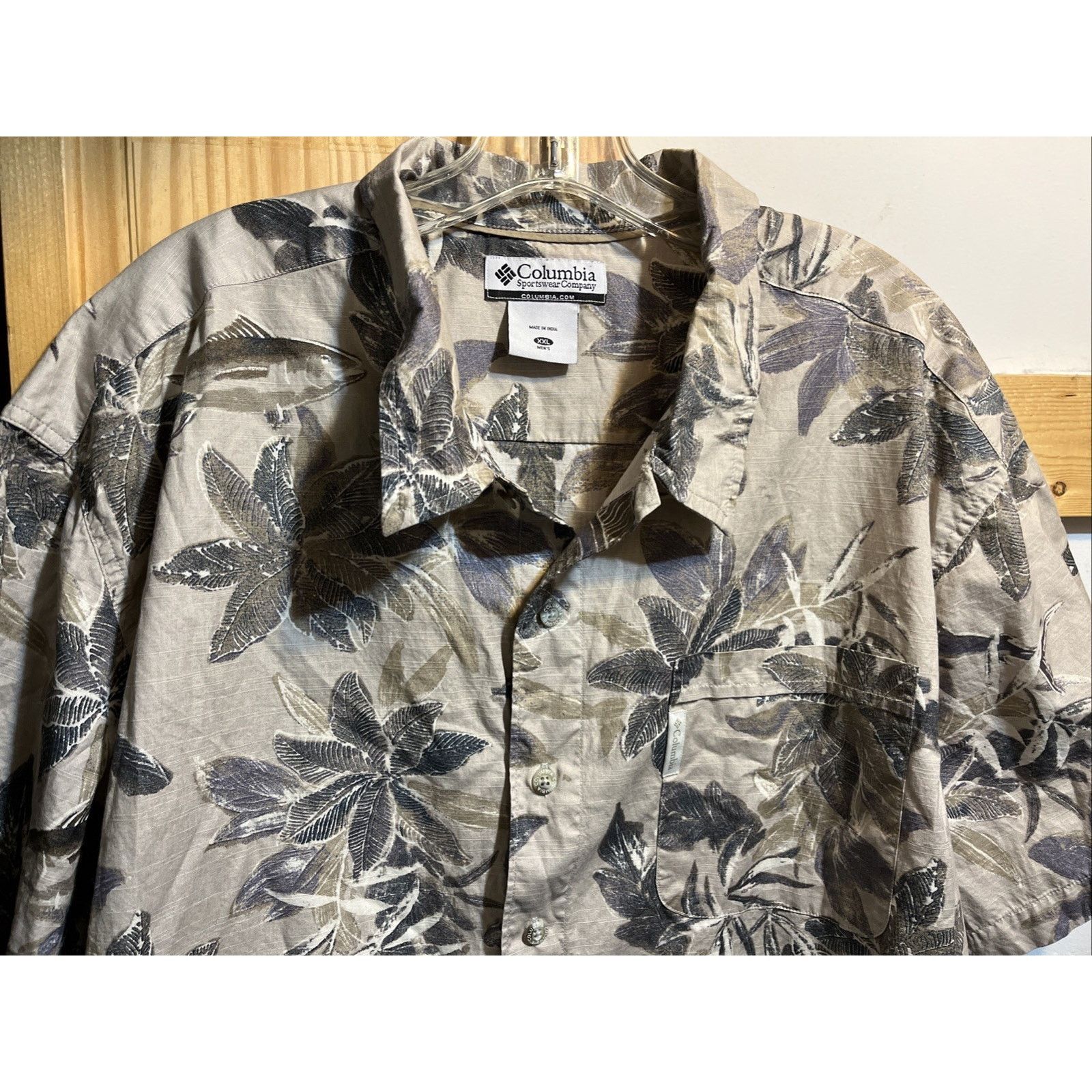 Columbia Columbia Men's Short Sleeve Casual Shirt Size XXL Gray Fish Size US XXL / EU 58 / 5 - 5 Thumbnail