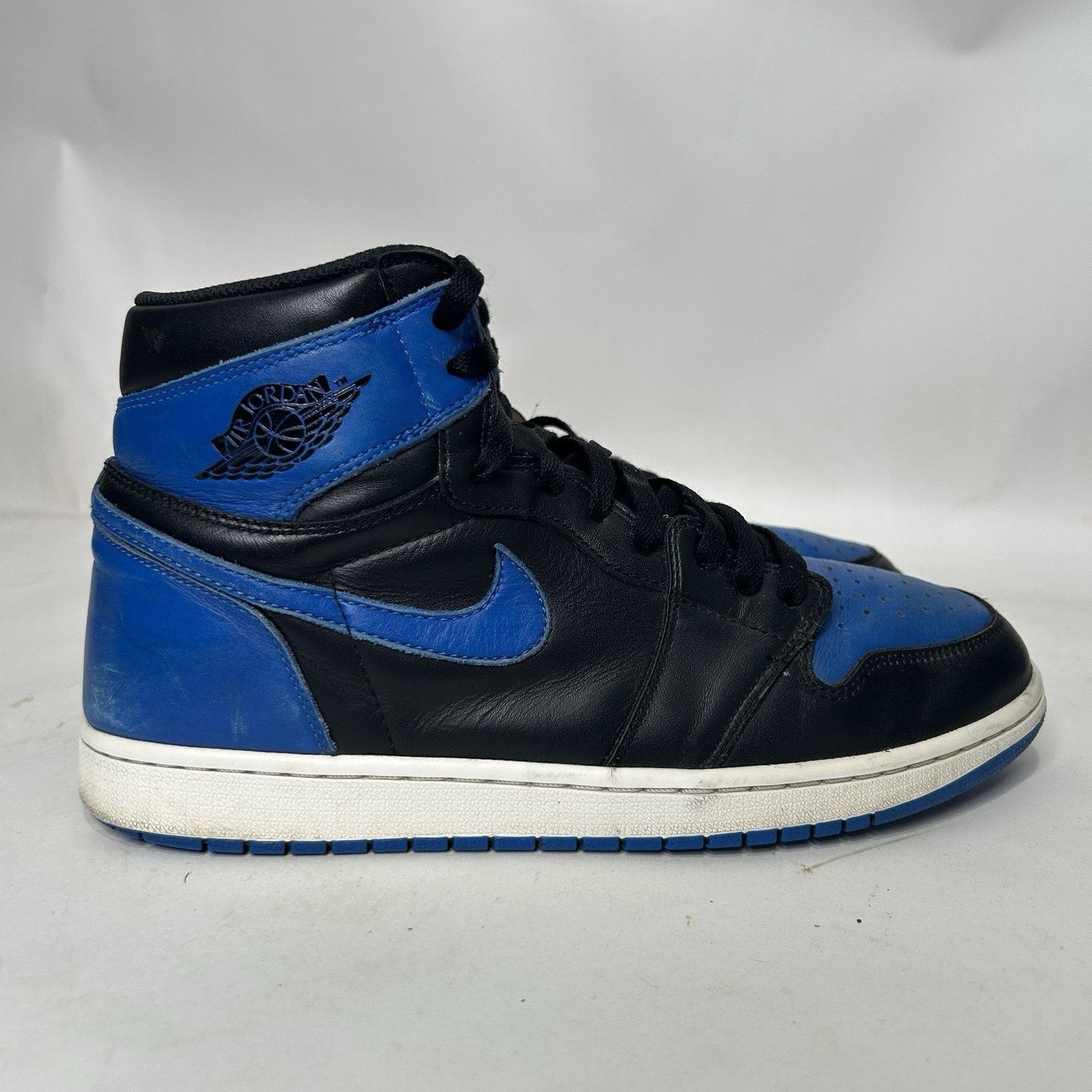 Jordan Brand Nike Air Jordan 1 Retro OG High “Royal” (2017) Size US 11.5 / EU 44-45 - 3 Thumbnail