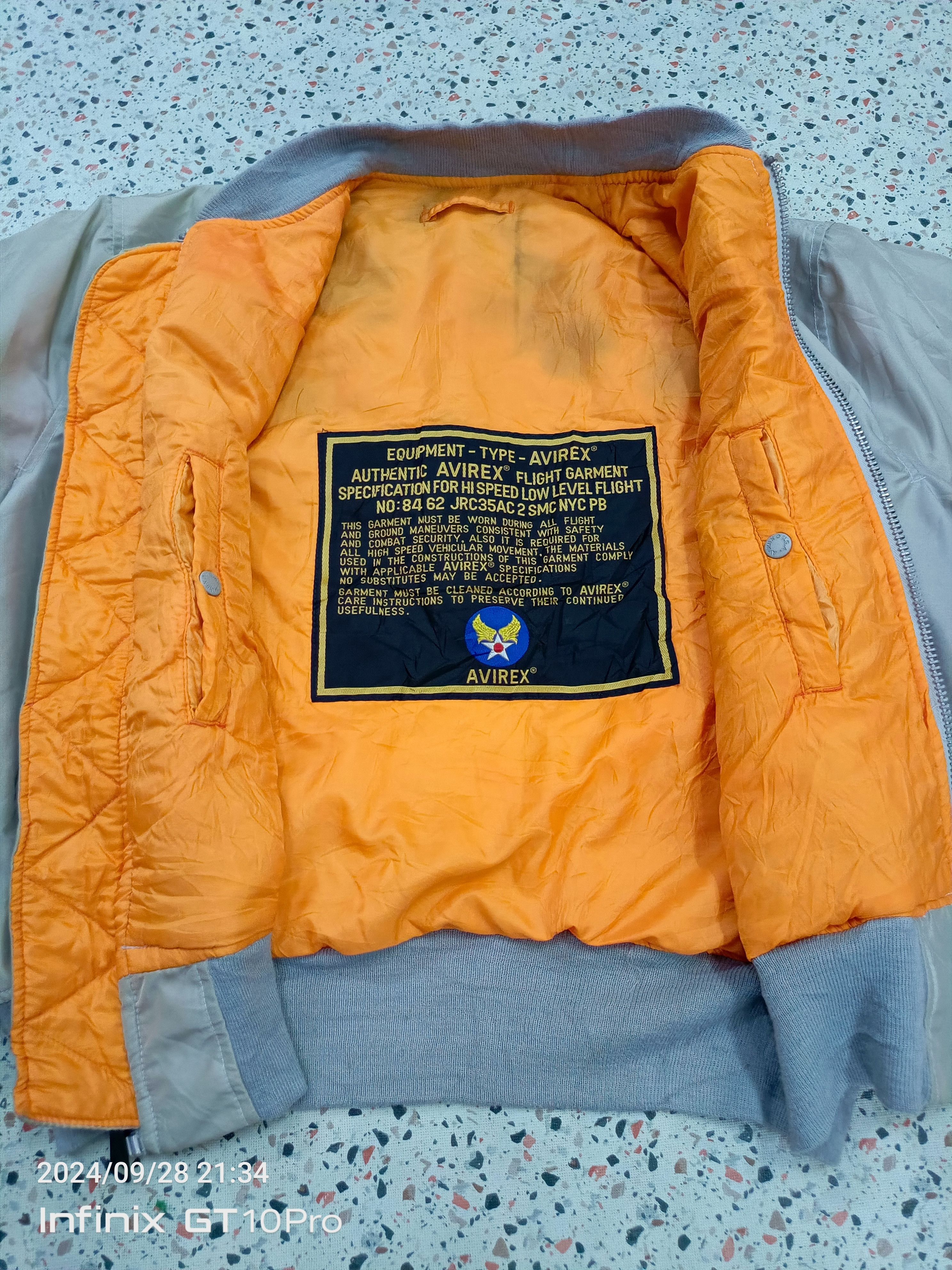 Avirex VINTAGE AVIREX 80's SILVER MILITARY BOMBER MA-1JACKET Size US L / EU 52-54 / 3 - 7 Thumbnail