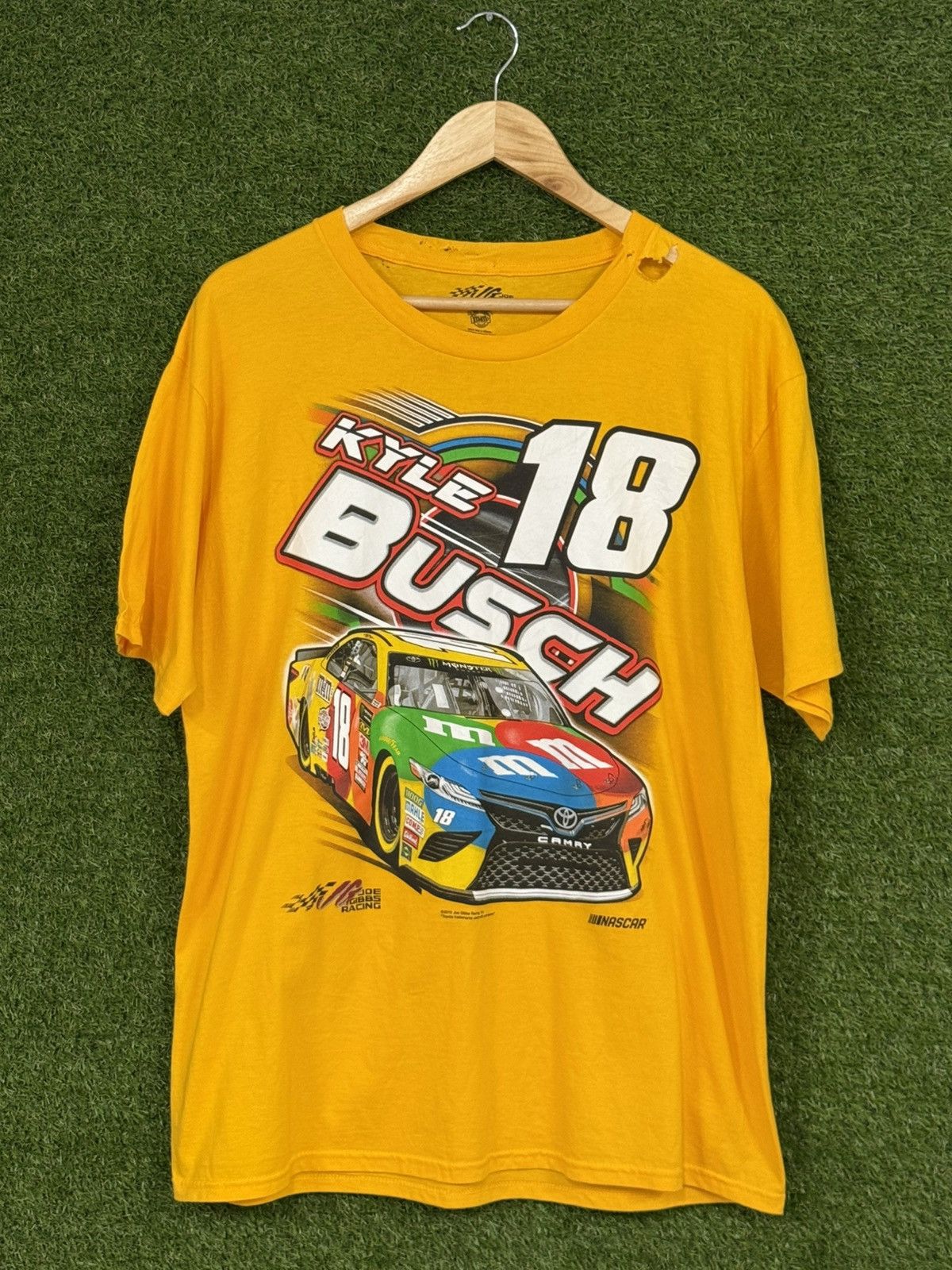 Vintage M&M MnM Candy Nascar Toyota Distressed Race Tee Large Size US L / EU 52-54 / 3 - 3 Thumbnail