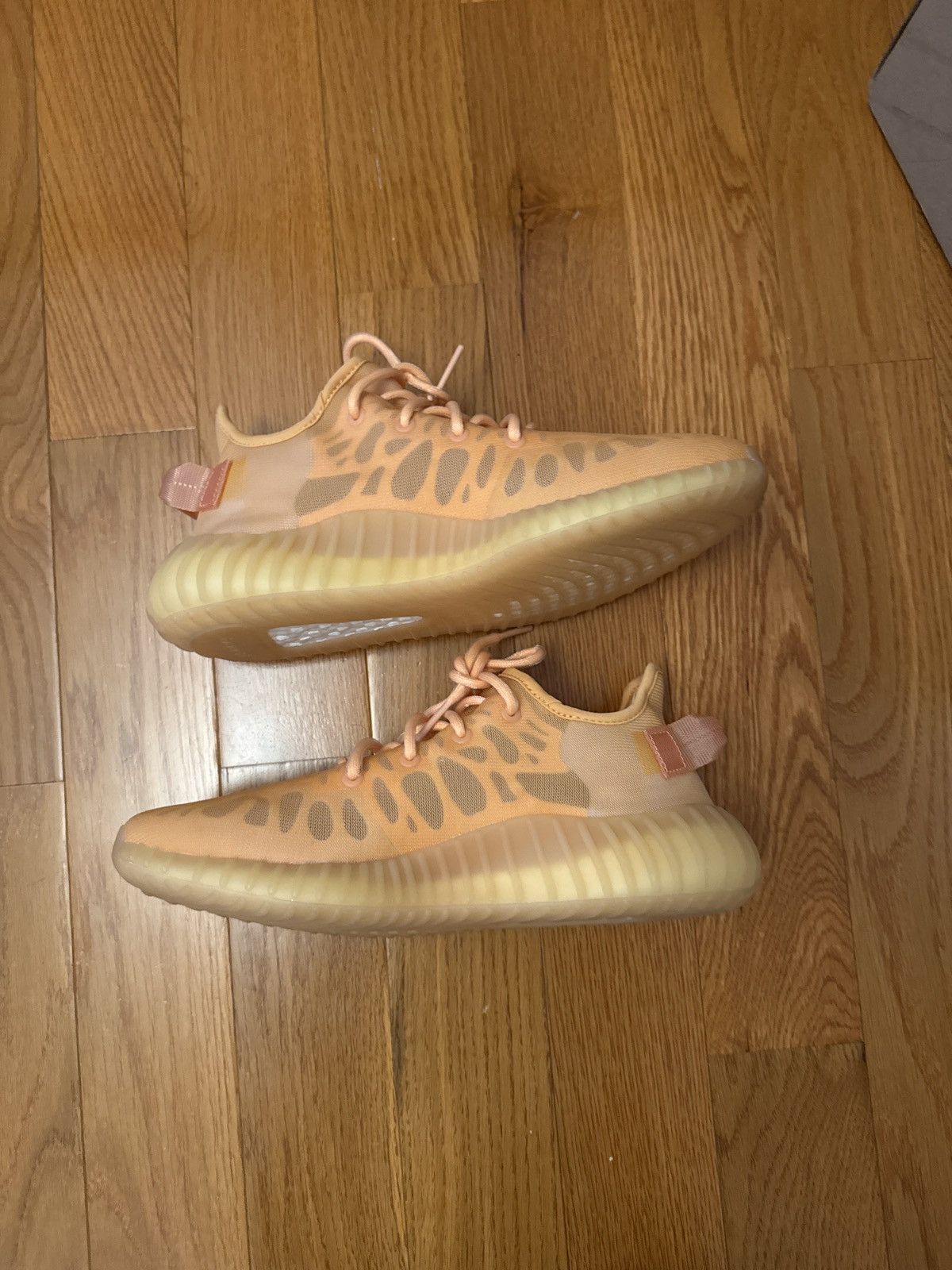 Yeezy Yeezy 350 V2 Size US 9 / EU 42 - 1 Thumbnail