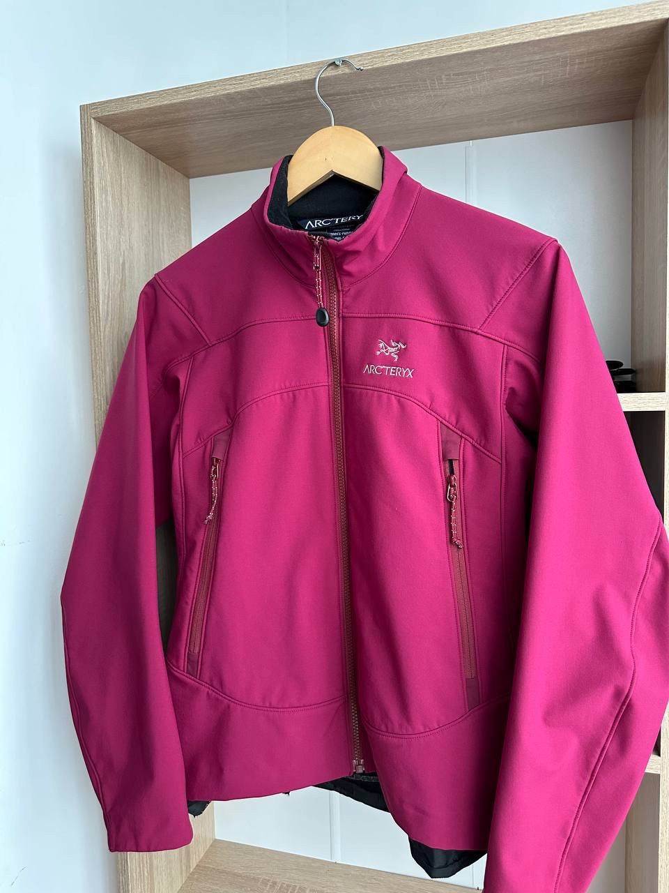 Arc'teryx × Vintage Vintage Arc’Teryx Pink Soft-Shell Outdoor Jacket Size US M / EU 48-50 / 2 - 10 Thumbnail