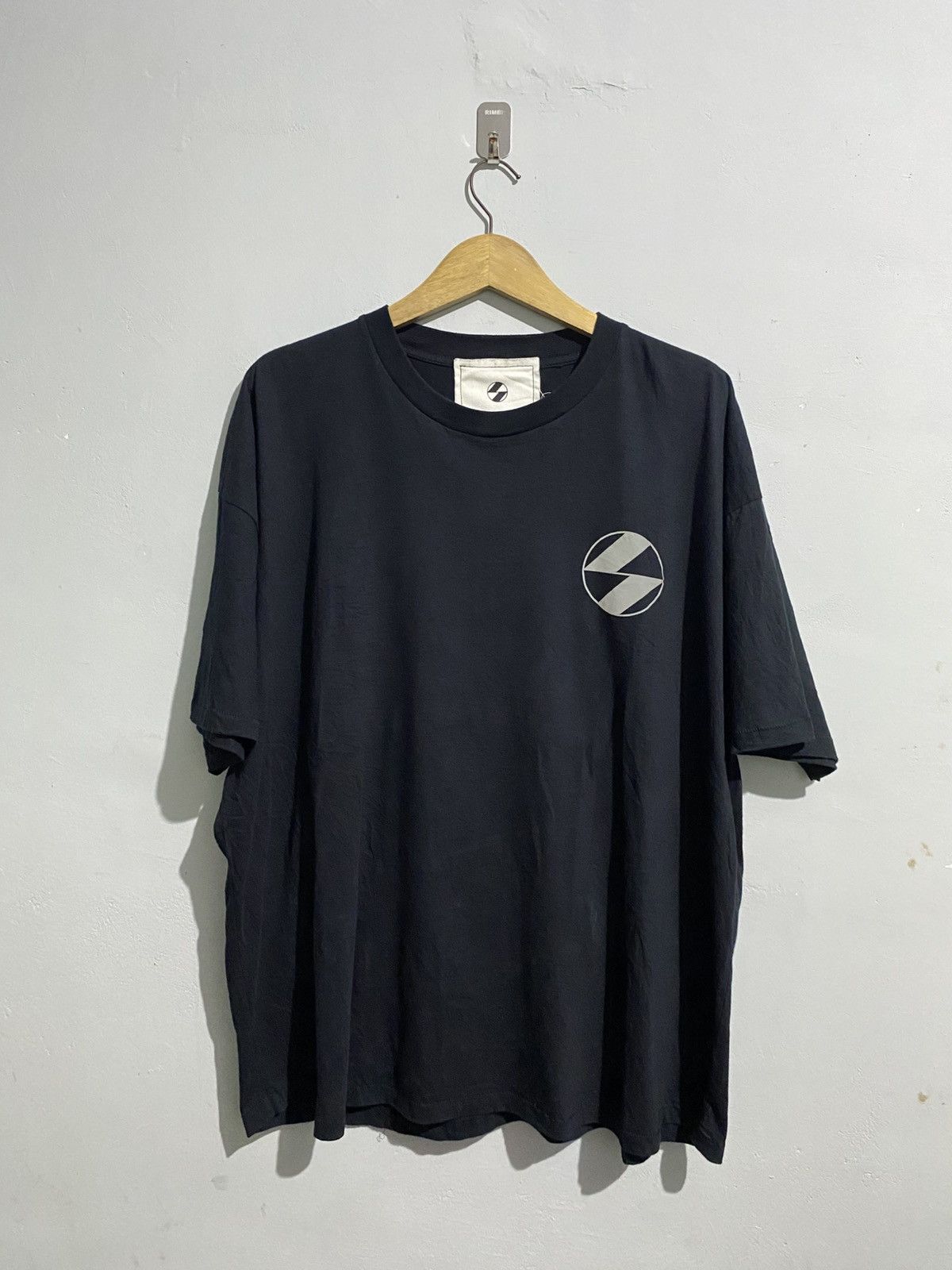 The Salvages SS19 reflective logo OS tshirt Size US XL / EU 56 / 4 - 5 Thumbnail