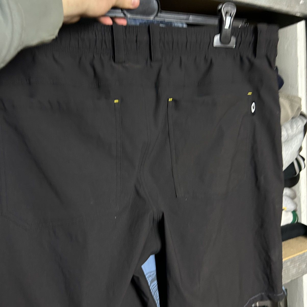 Oakley Mens Oakley Softwear Small logo Graphic y2k swim shorts Size US 36 / EU 52 - 8 Thumbnail